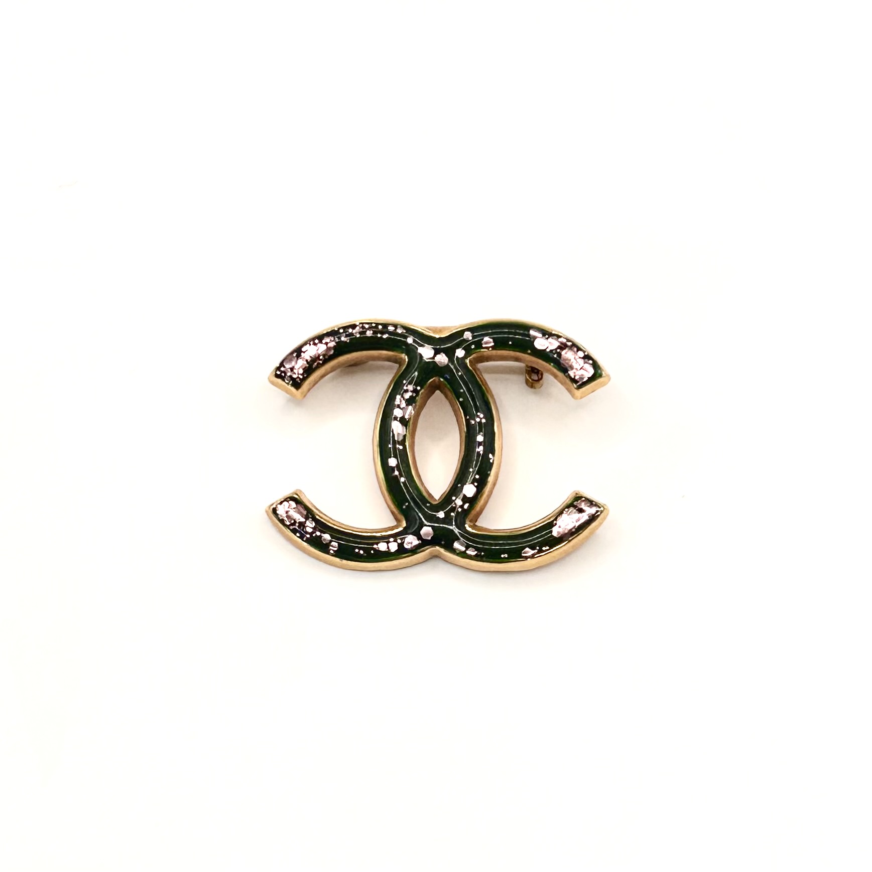 CHANEL hanger CC brooch no.20