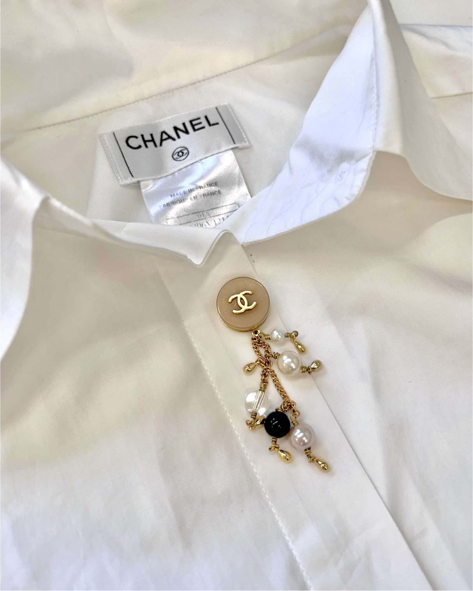 CHANEL button no.118