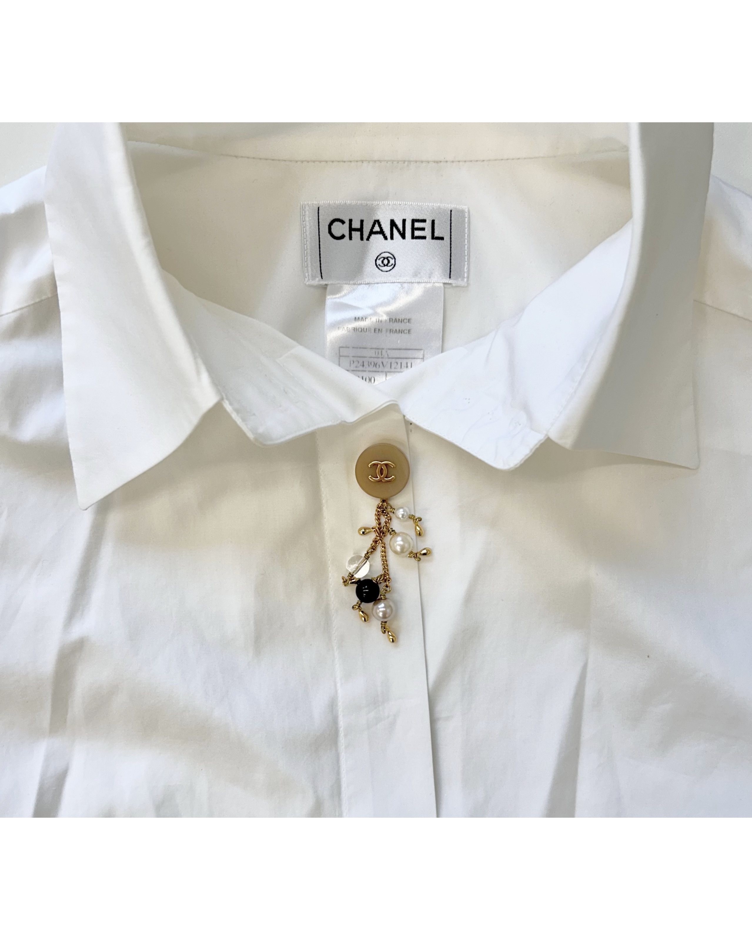 CHANEL button no.118