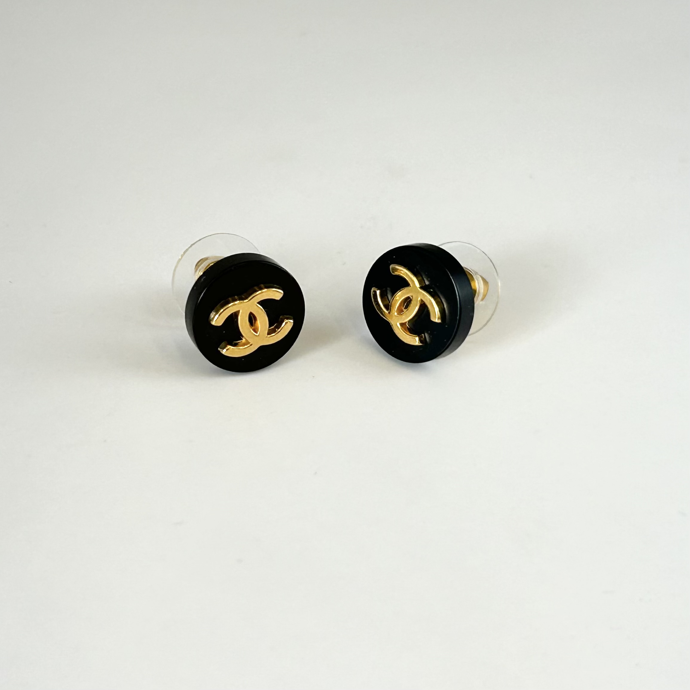 CHANEL button no.120