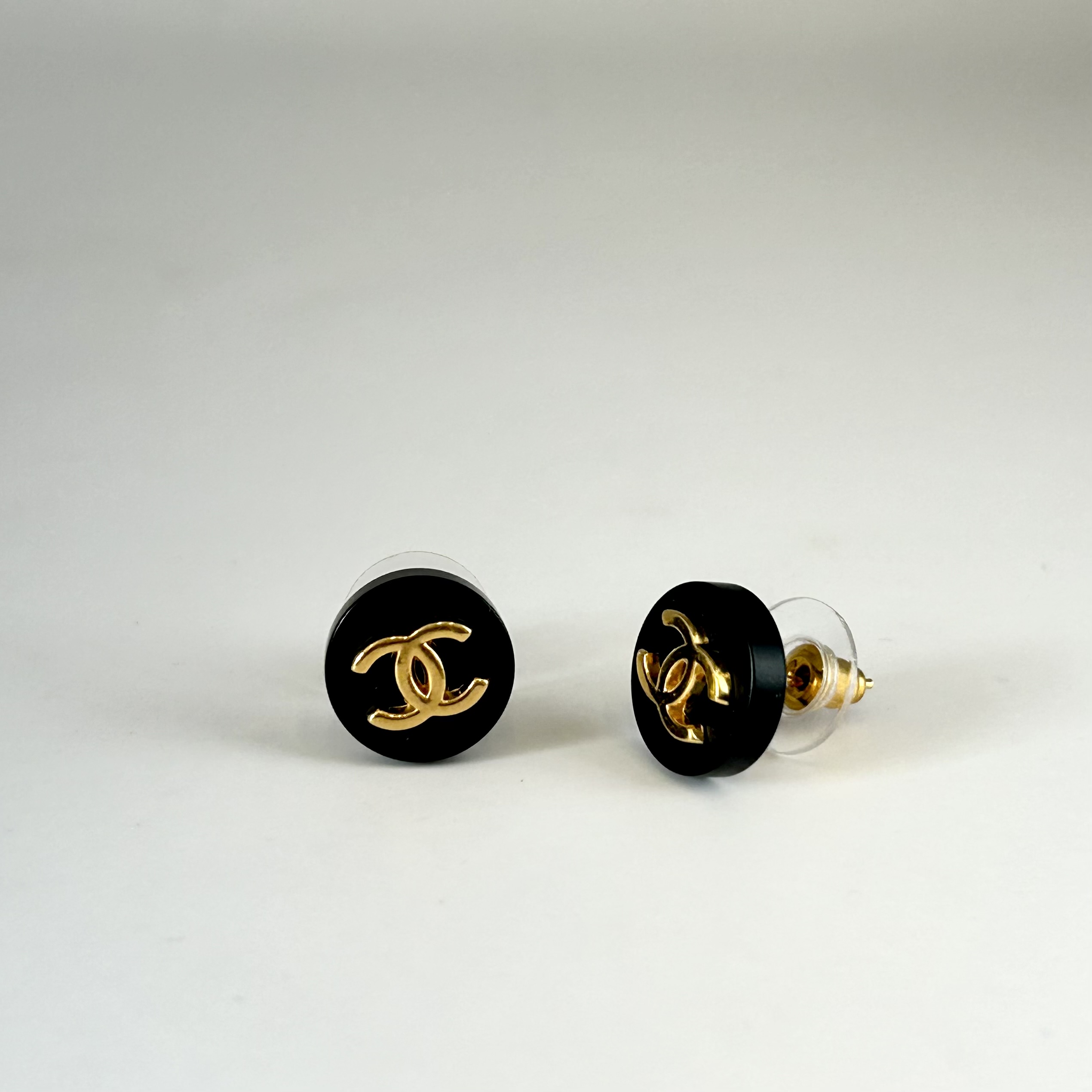 CHANEL button no.120