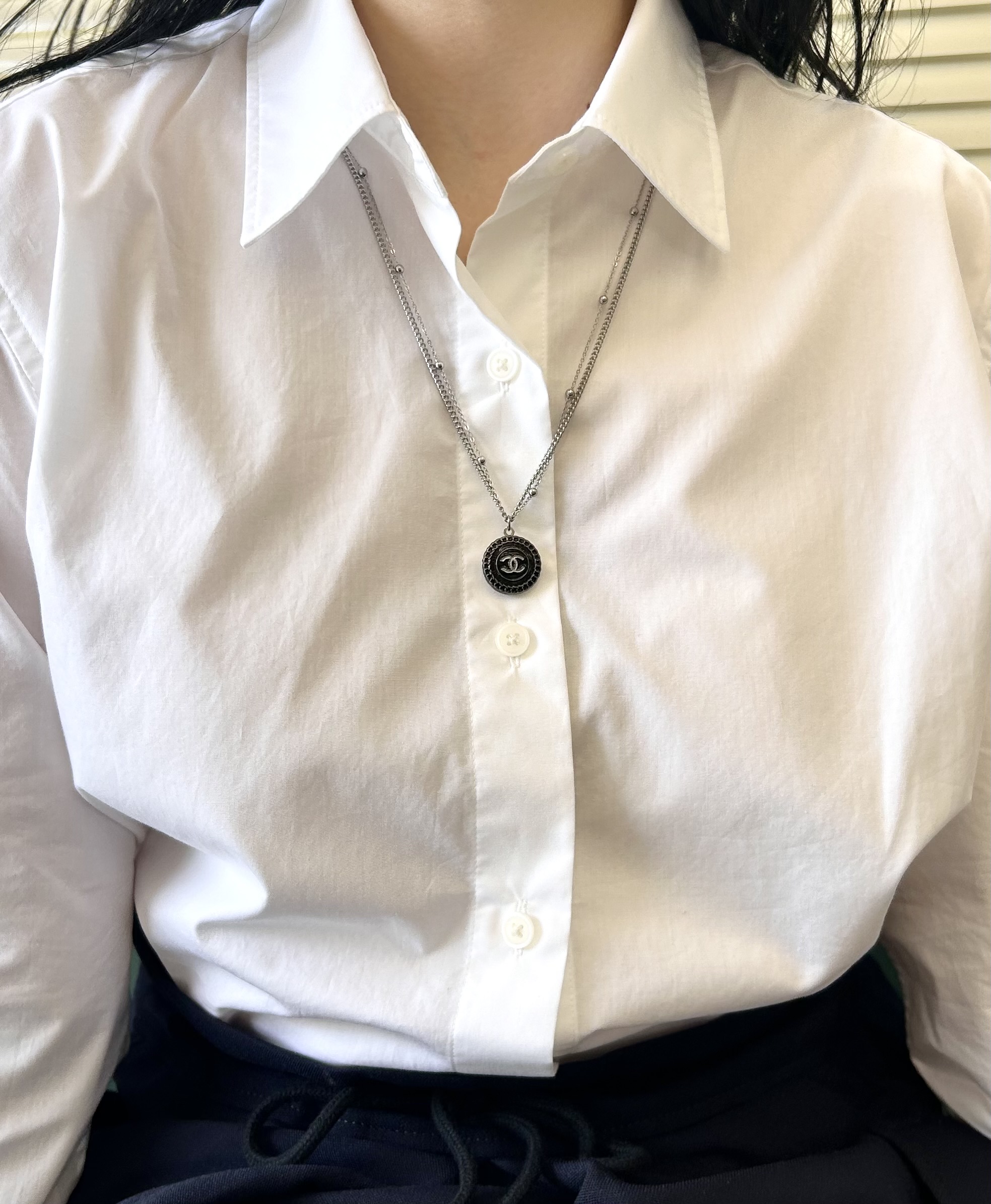 CHANEL button no.122