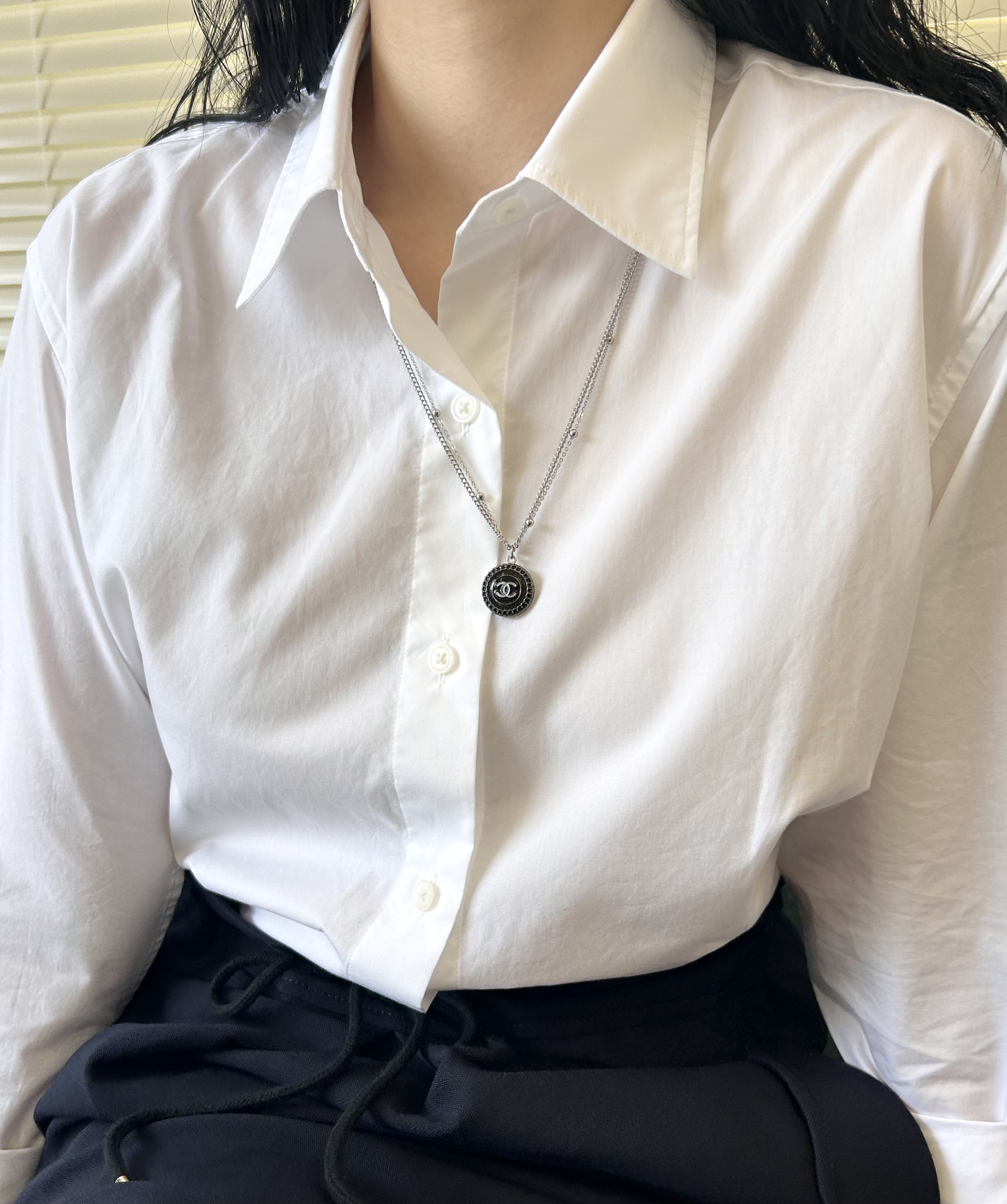 CHANEL button no.122
