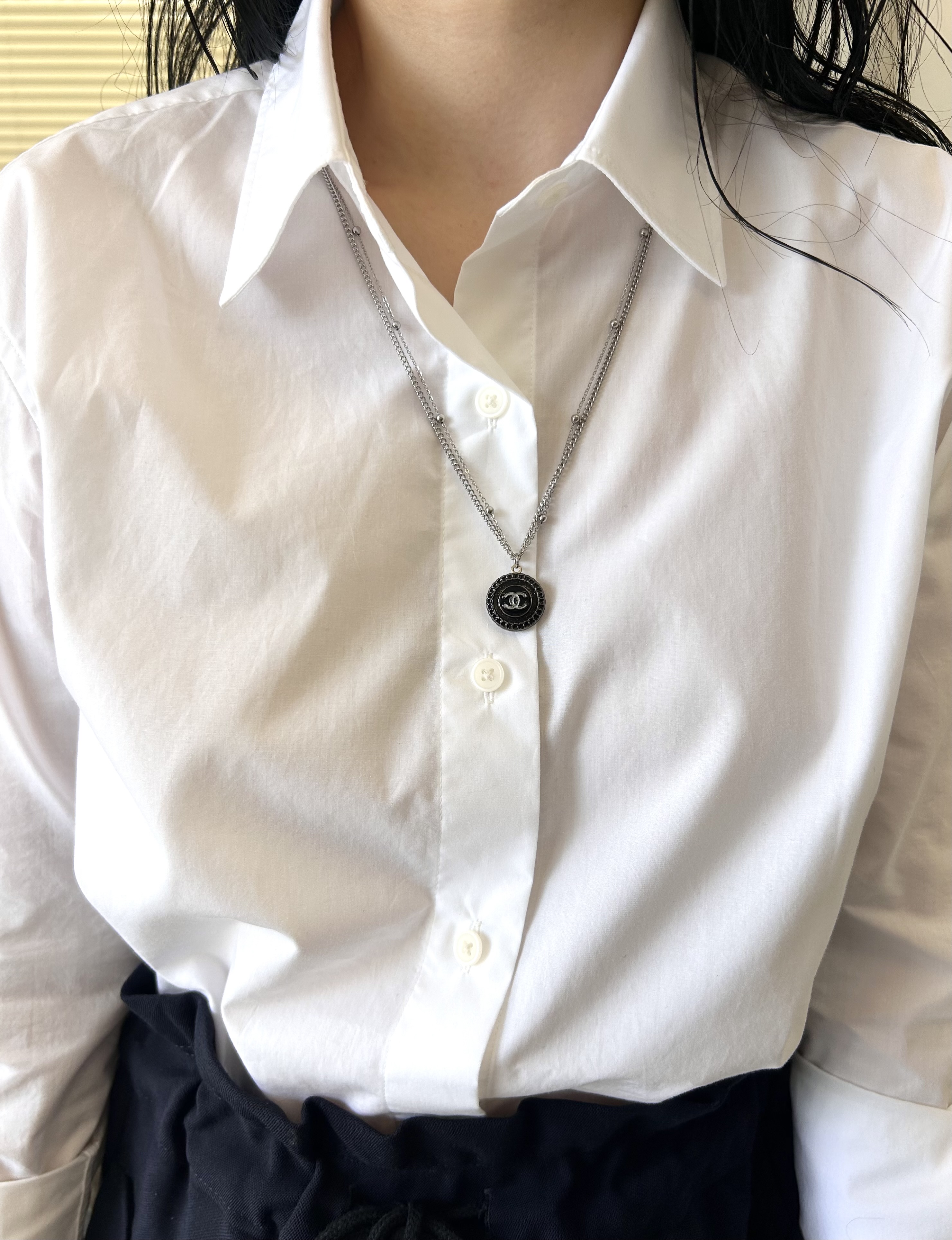 CHANEL button no.122
