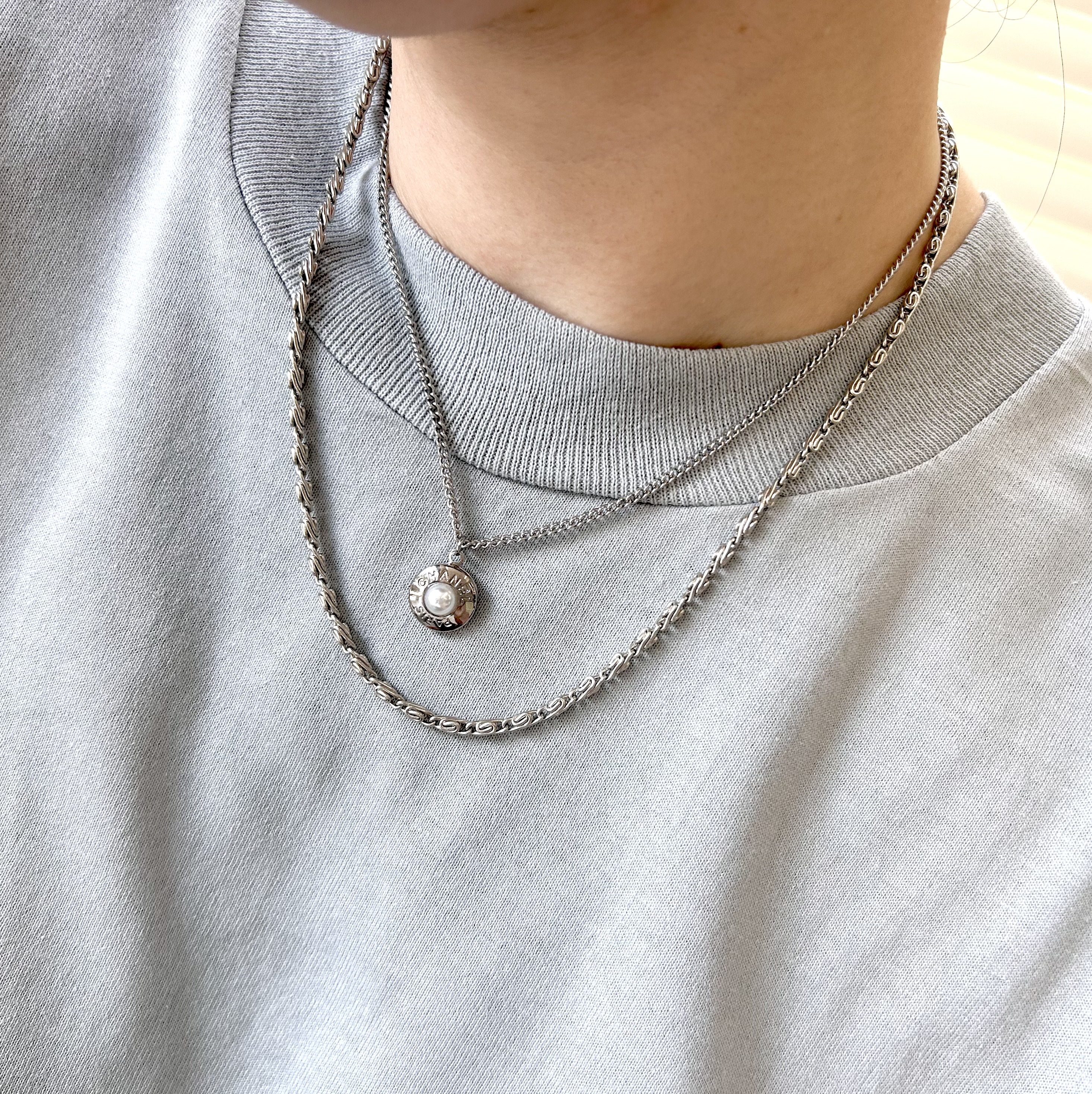 CHANEL button no.123