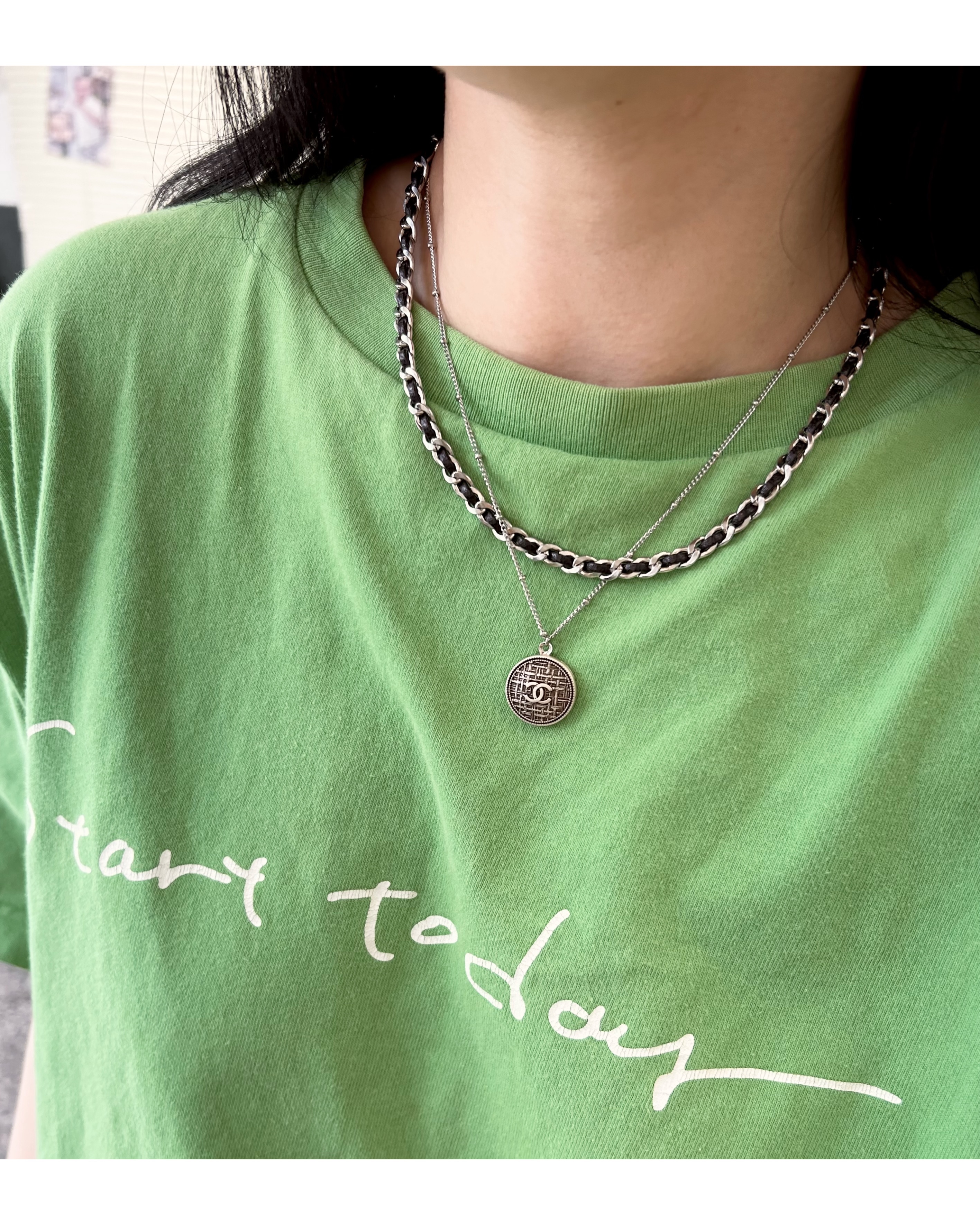 CHANEL button no.126