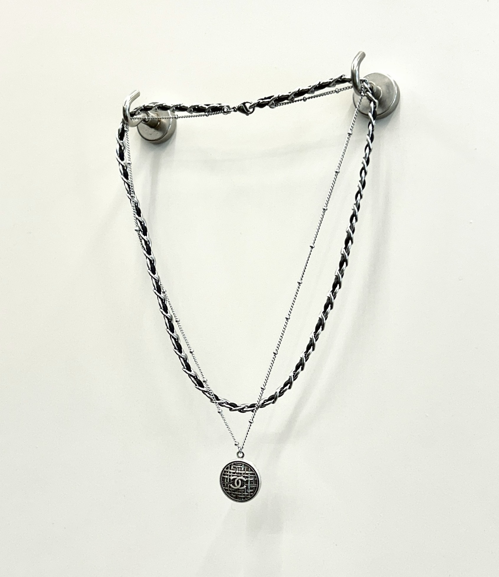 CHANEL button no.126
