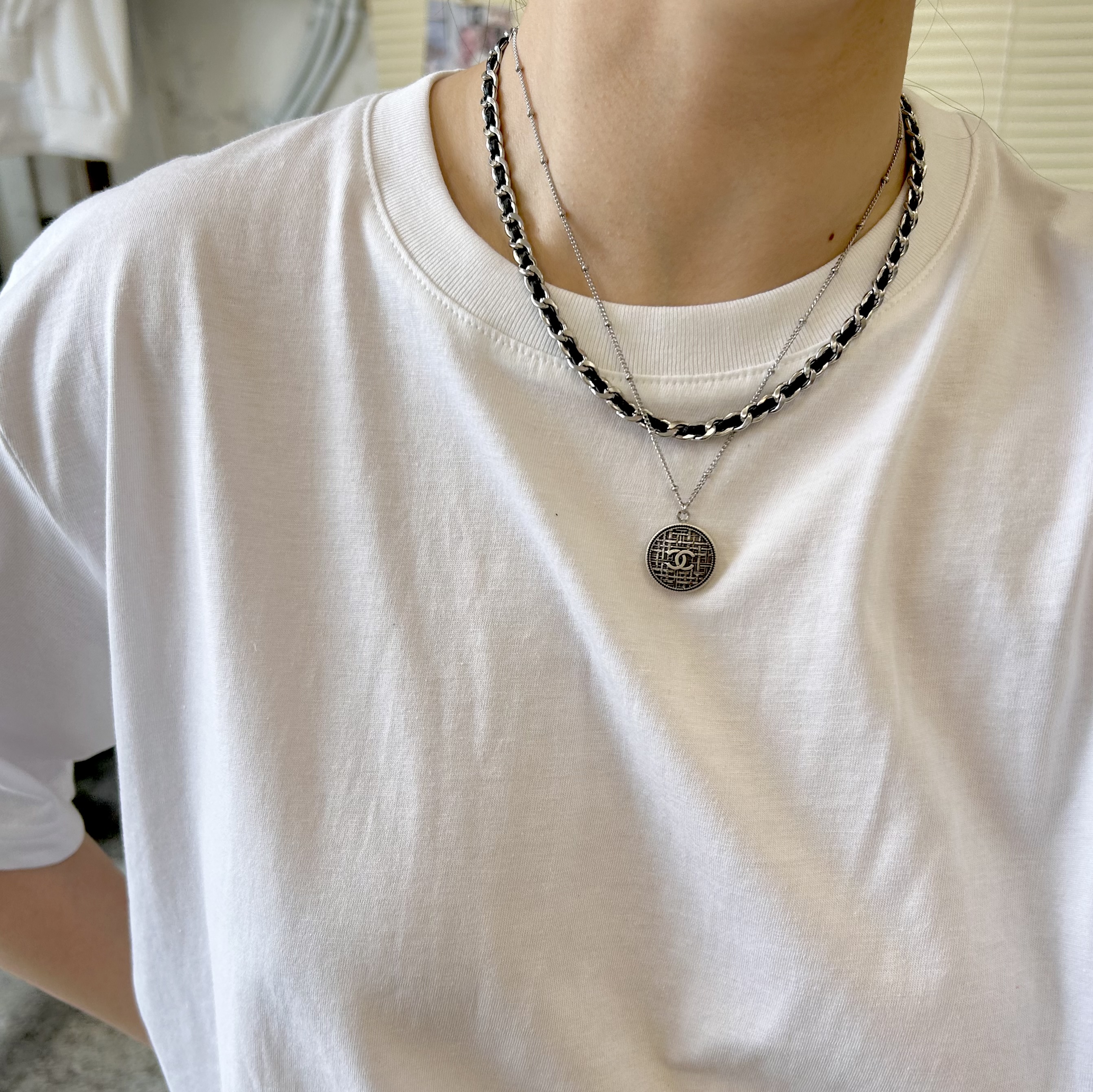 CHANEL button no.126