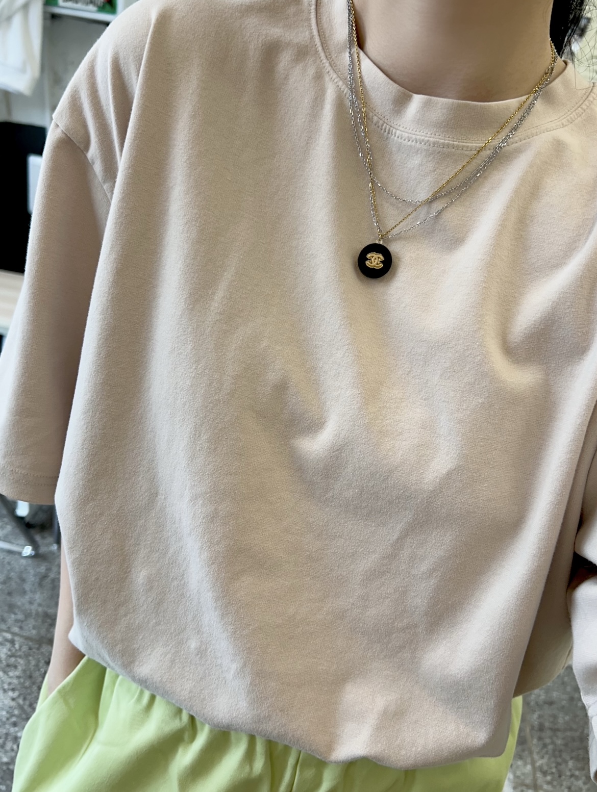 CHANEL button no.130