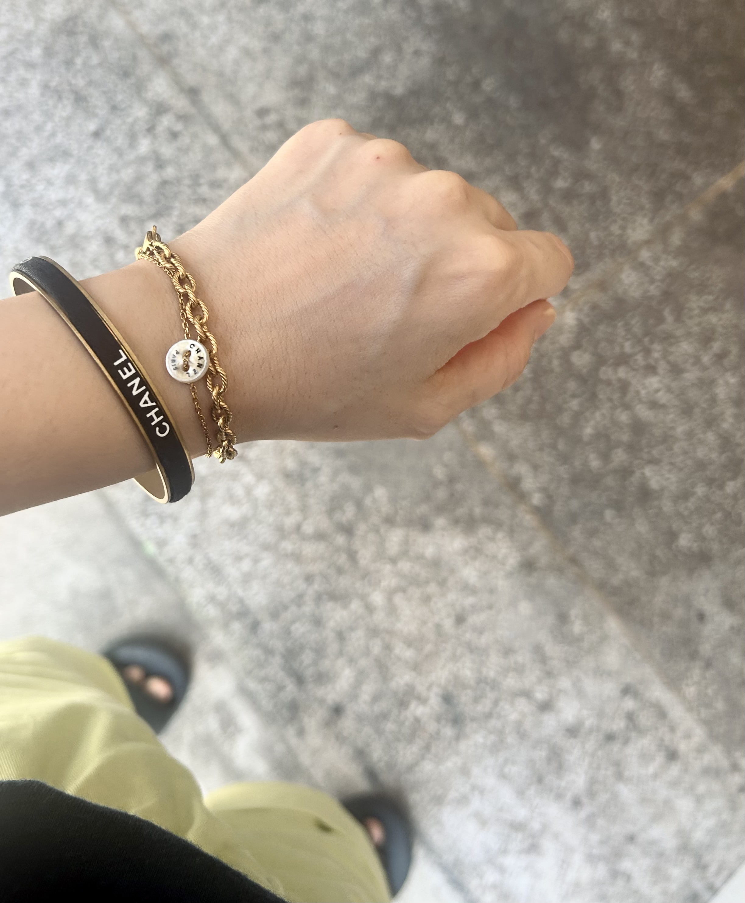 CHANEL button no.134