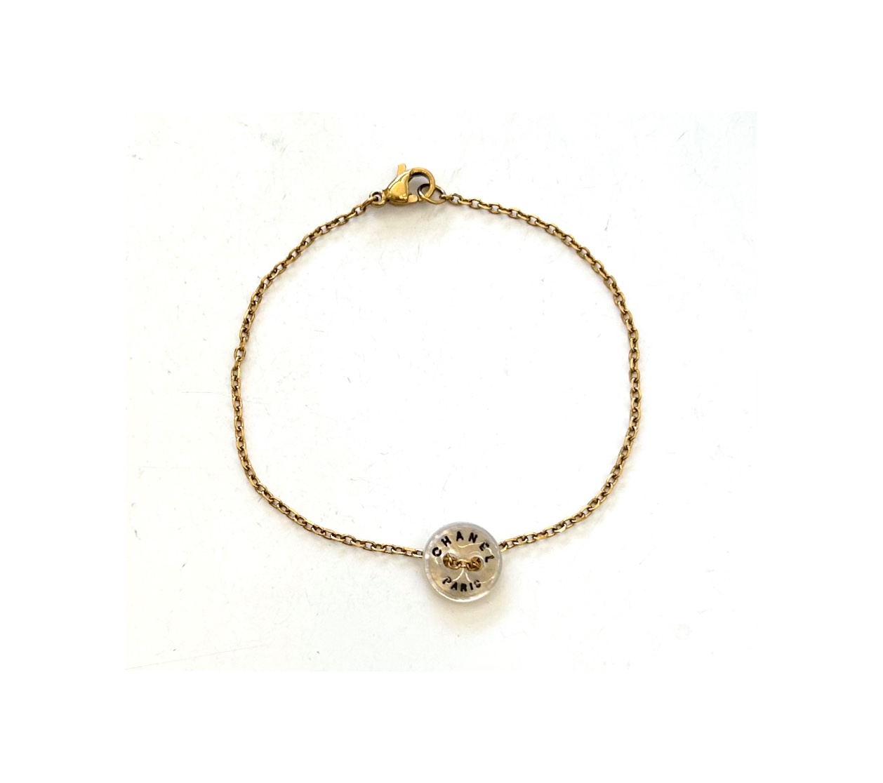 CHANEL button no.134