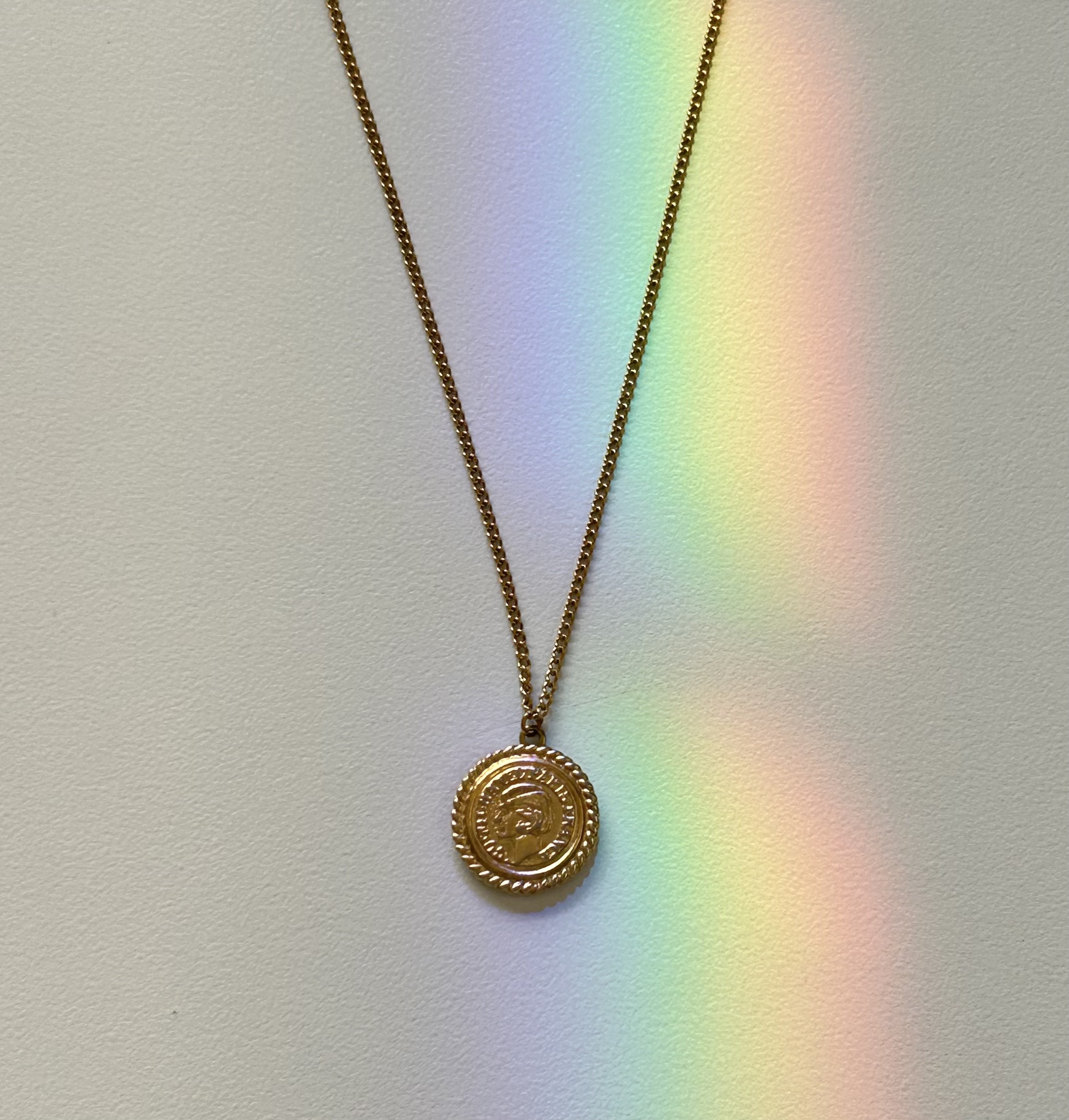 CHANEL button no.136