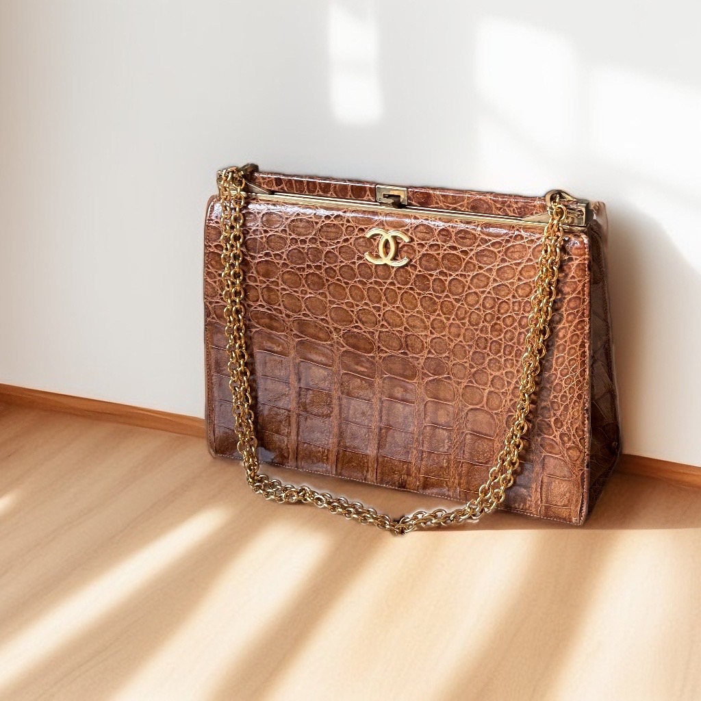 GENUINE vintage crocodile bag X CHANEL hanger CC objet no.40