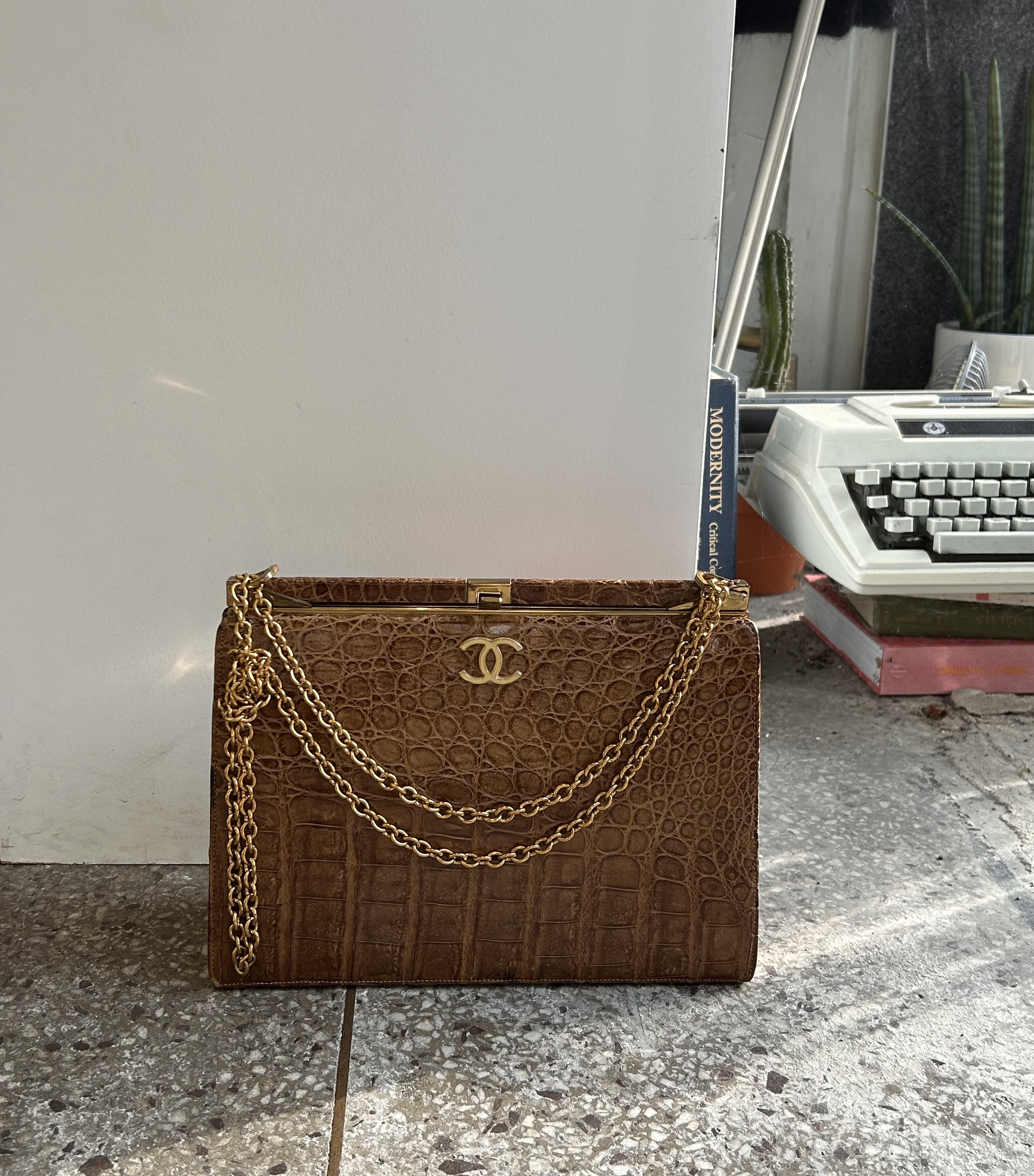 GENUINE vintage crocodile bag X CHANEL hanger CC objet no.40