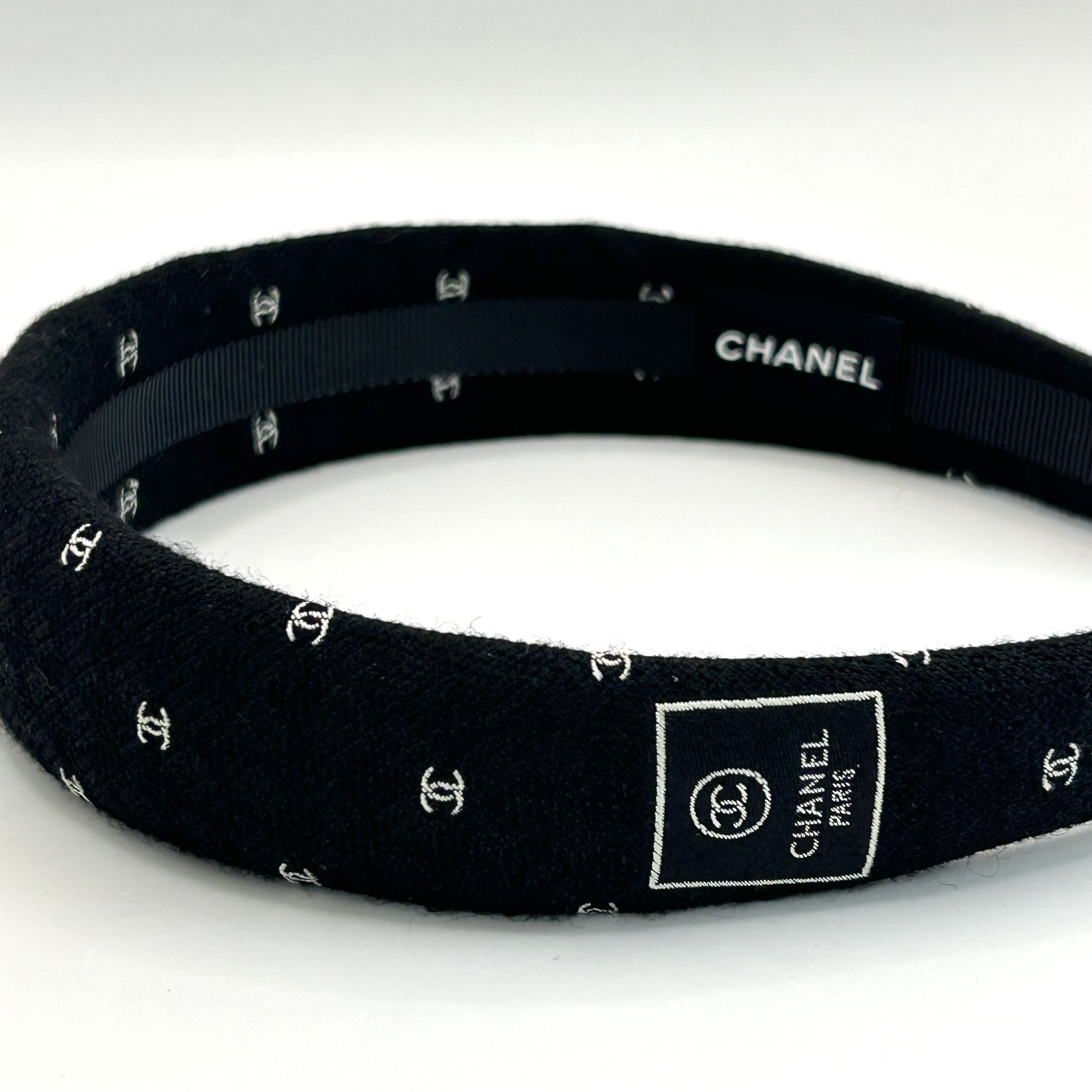 CHANEL silk cashmere cc hair band no.85
