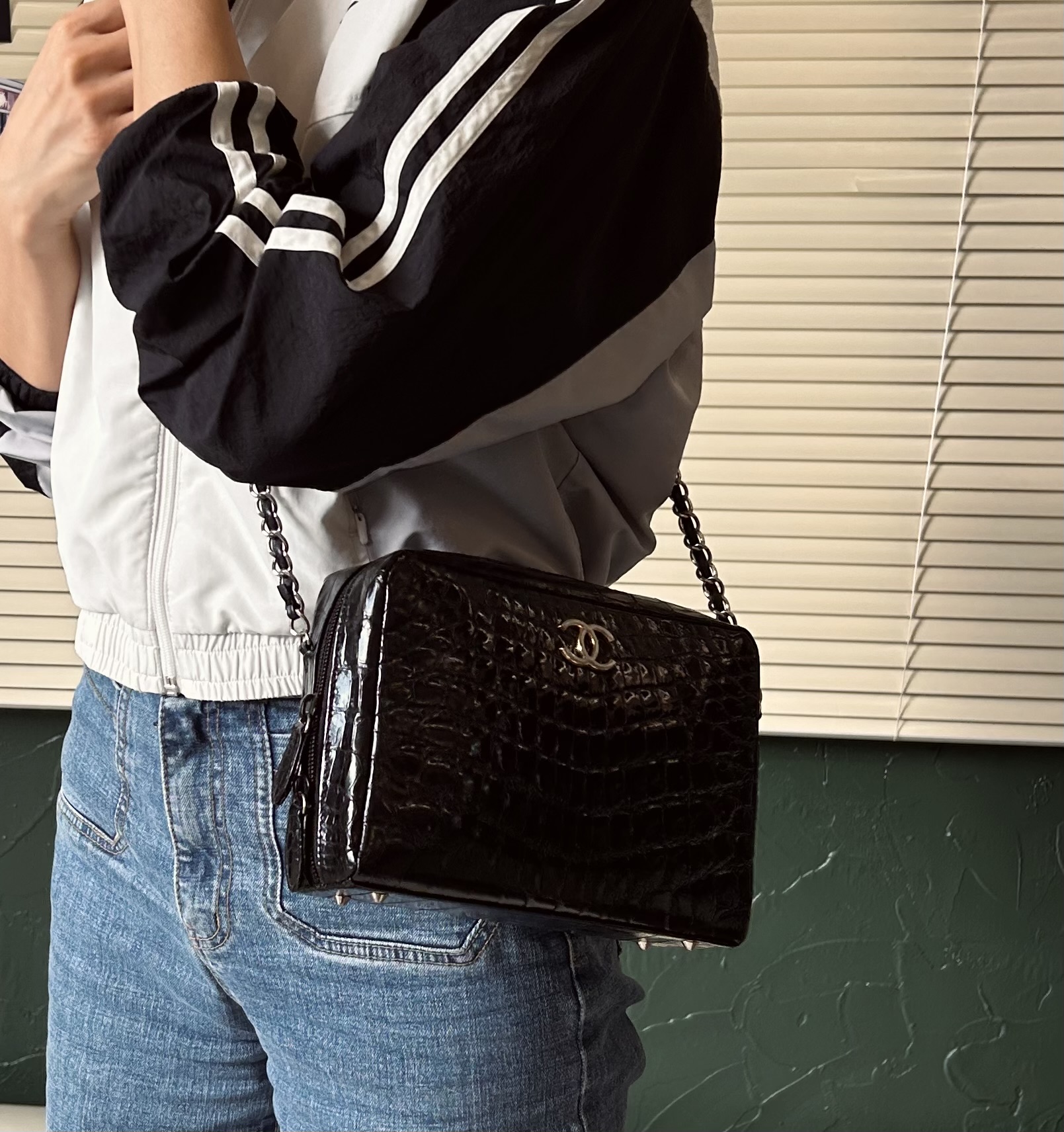 GENUINE vintage crocodile bag X CHANEL hanger CC objet no.43