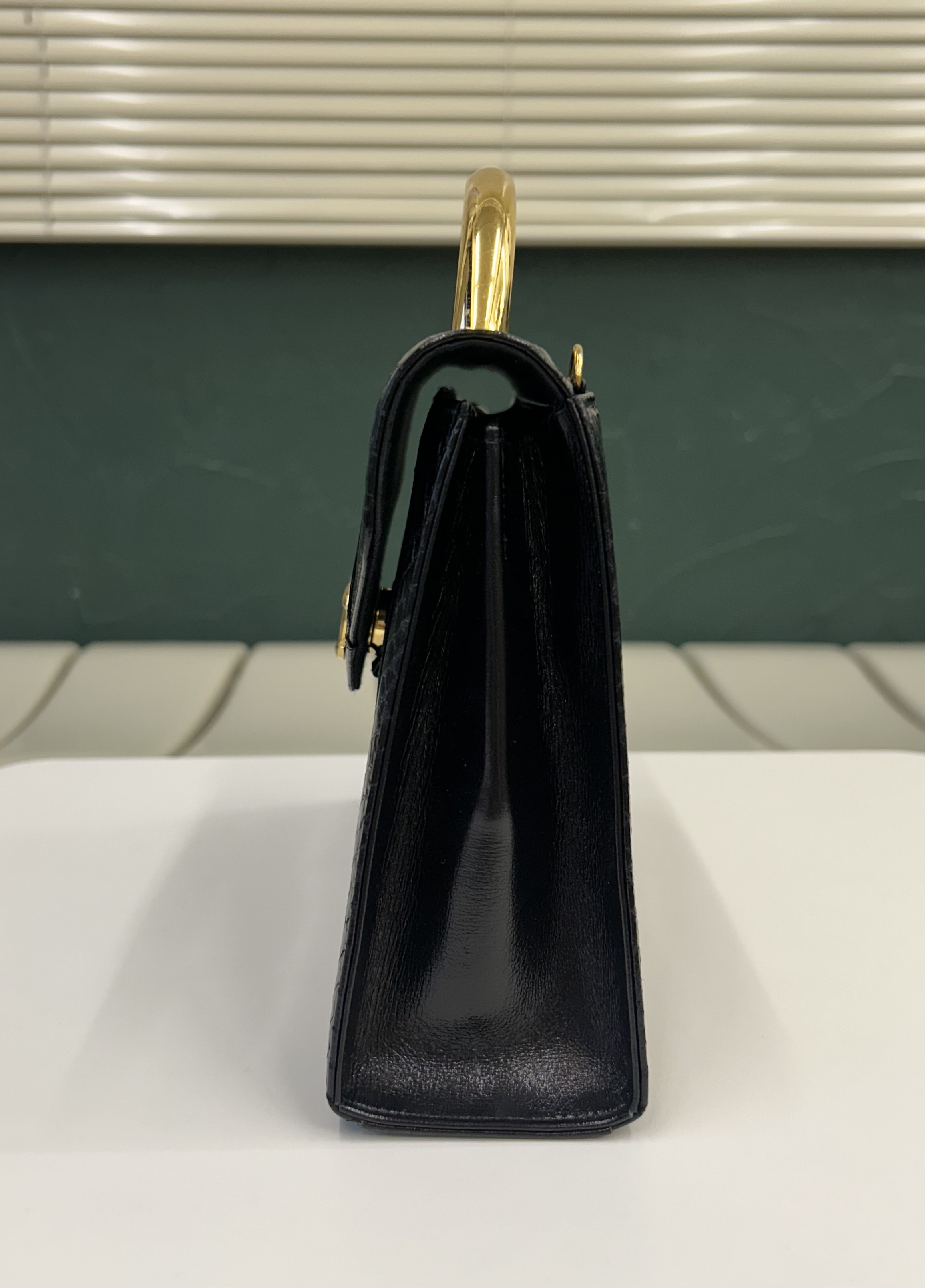 GENUINE vintage snake skin bag X CHANEL hanger CC objet no.44