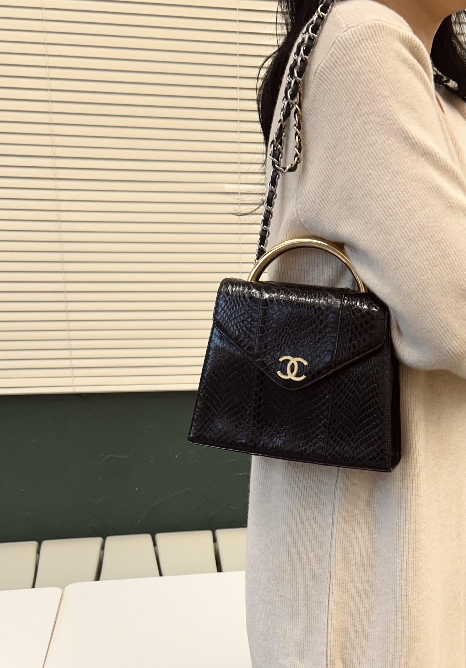 GENUINE vintage snake skin bag X CHANEL hanger CC objet no.44