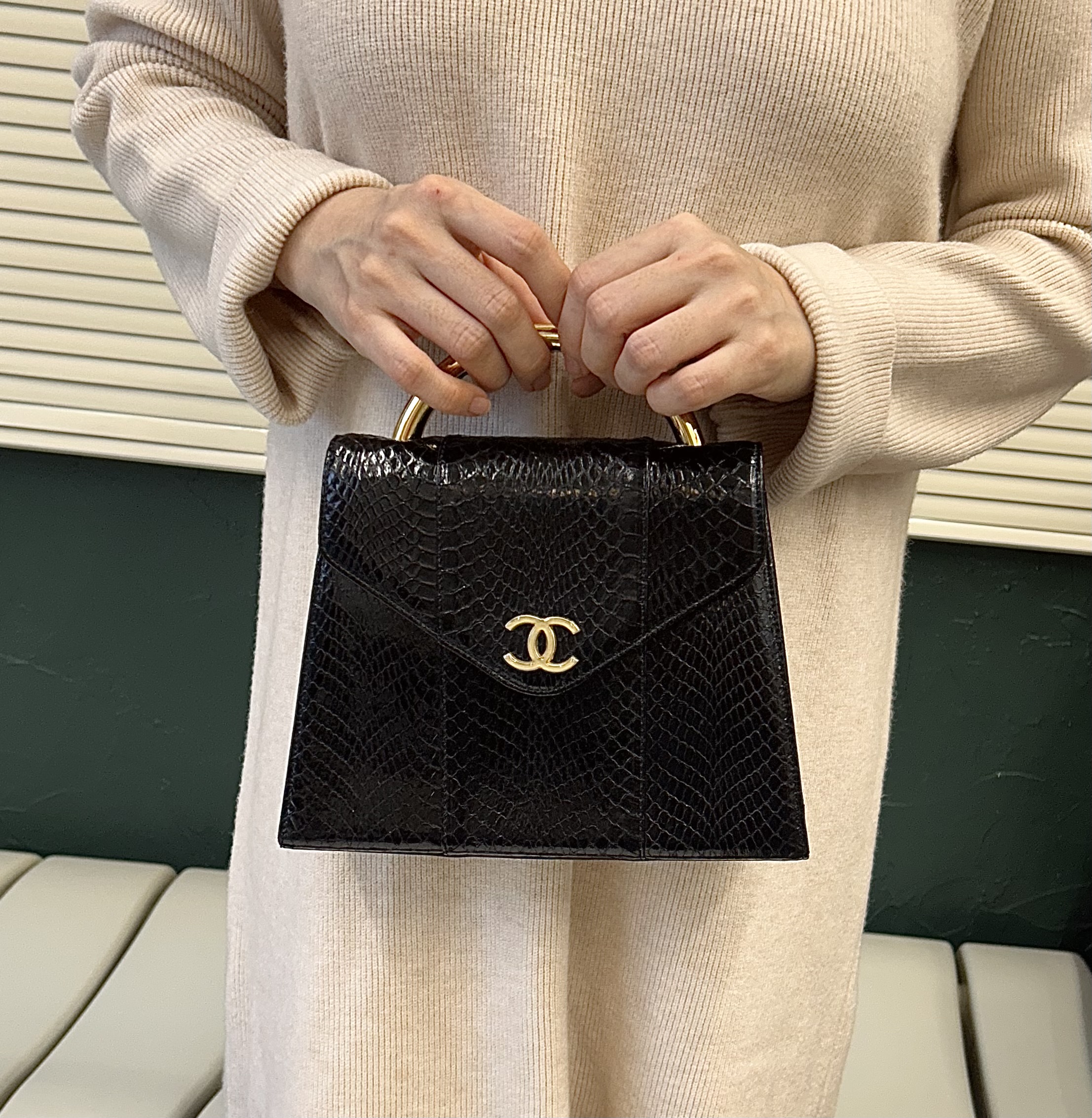 GENUINE vintage snake skin bag X CHANEL hanger CC objet no.44