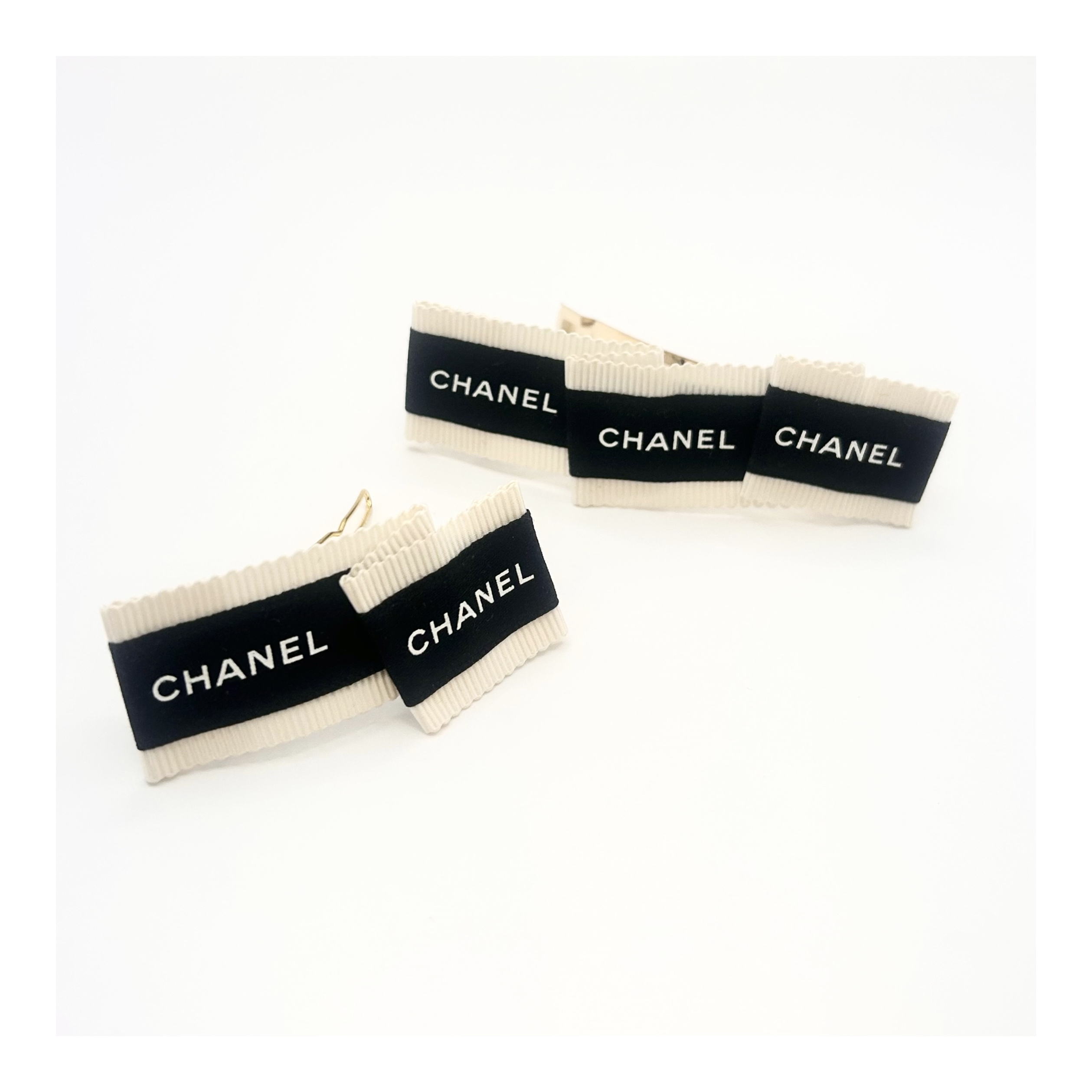 CHANEL folding ribbon hair pin no.81