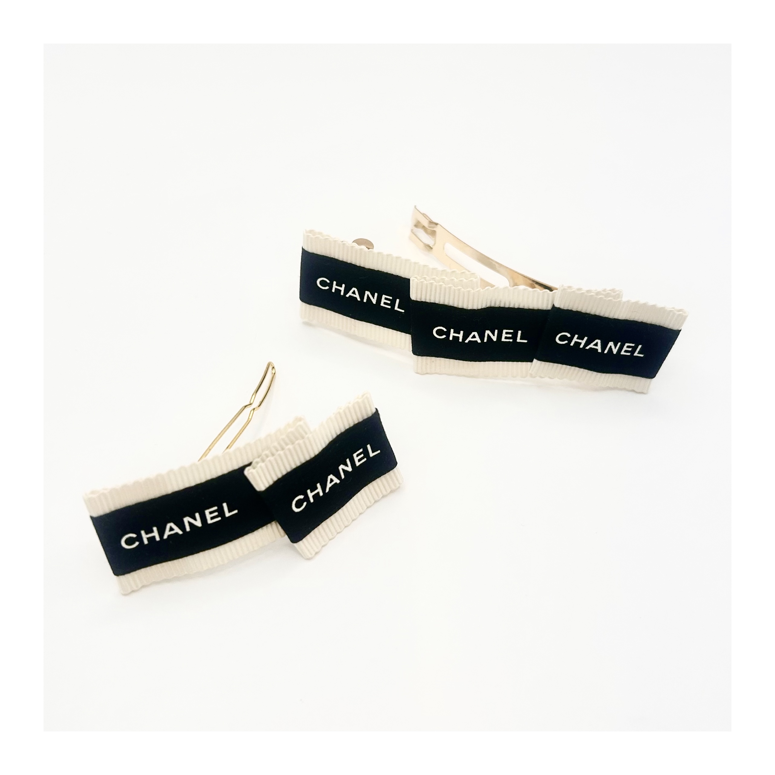 CHANEL folding ribbon hair pin no.81