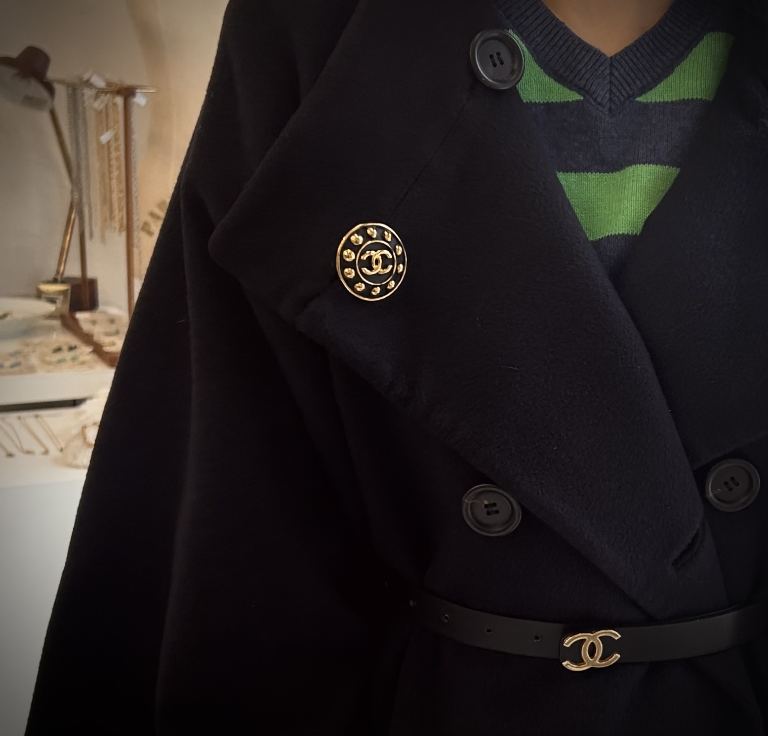 VINTAGE CHANEL clip on earring 1pc