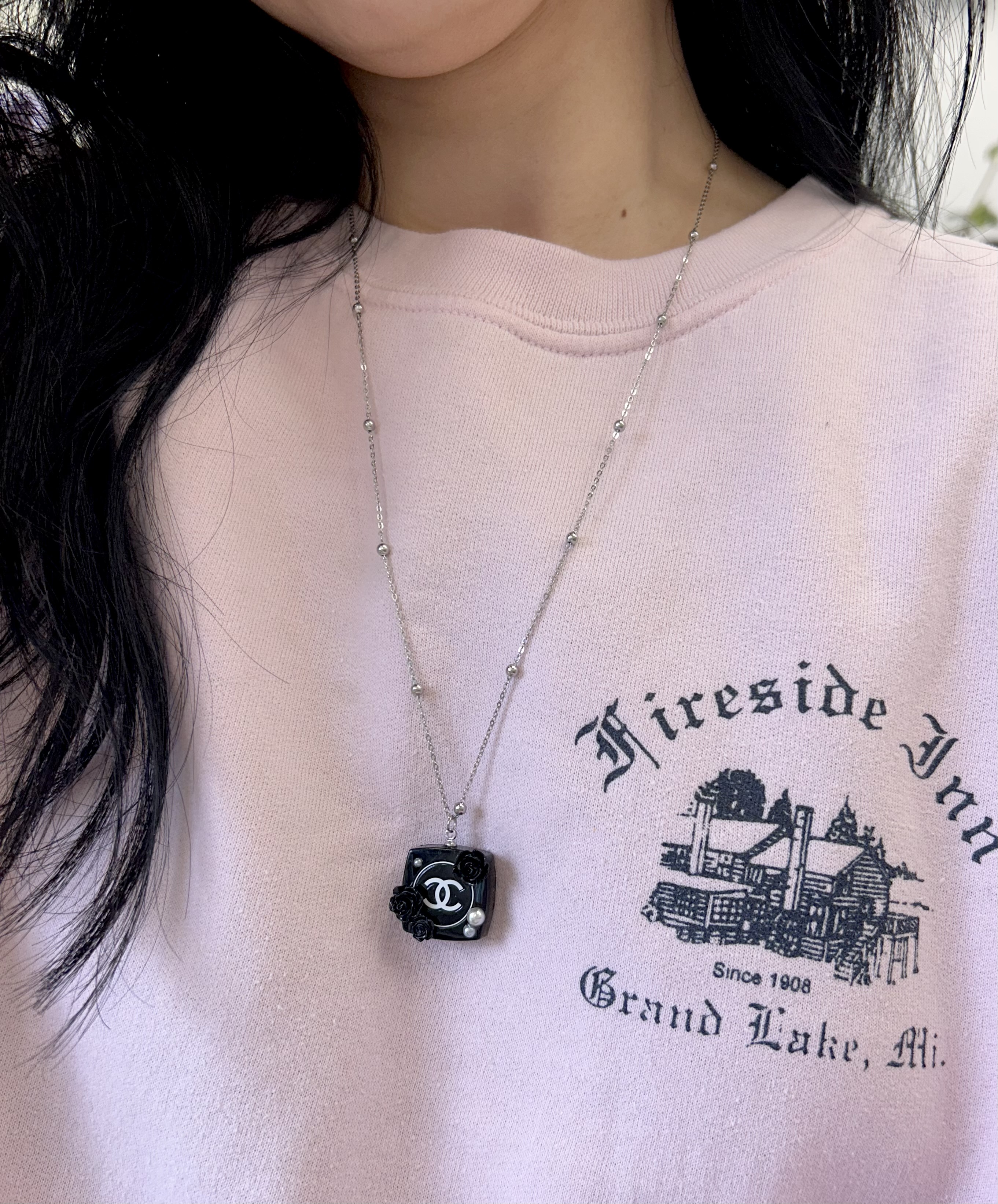 CHANEL camellia cosmetic pendant necklace
