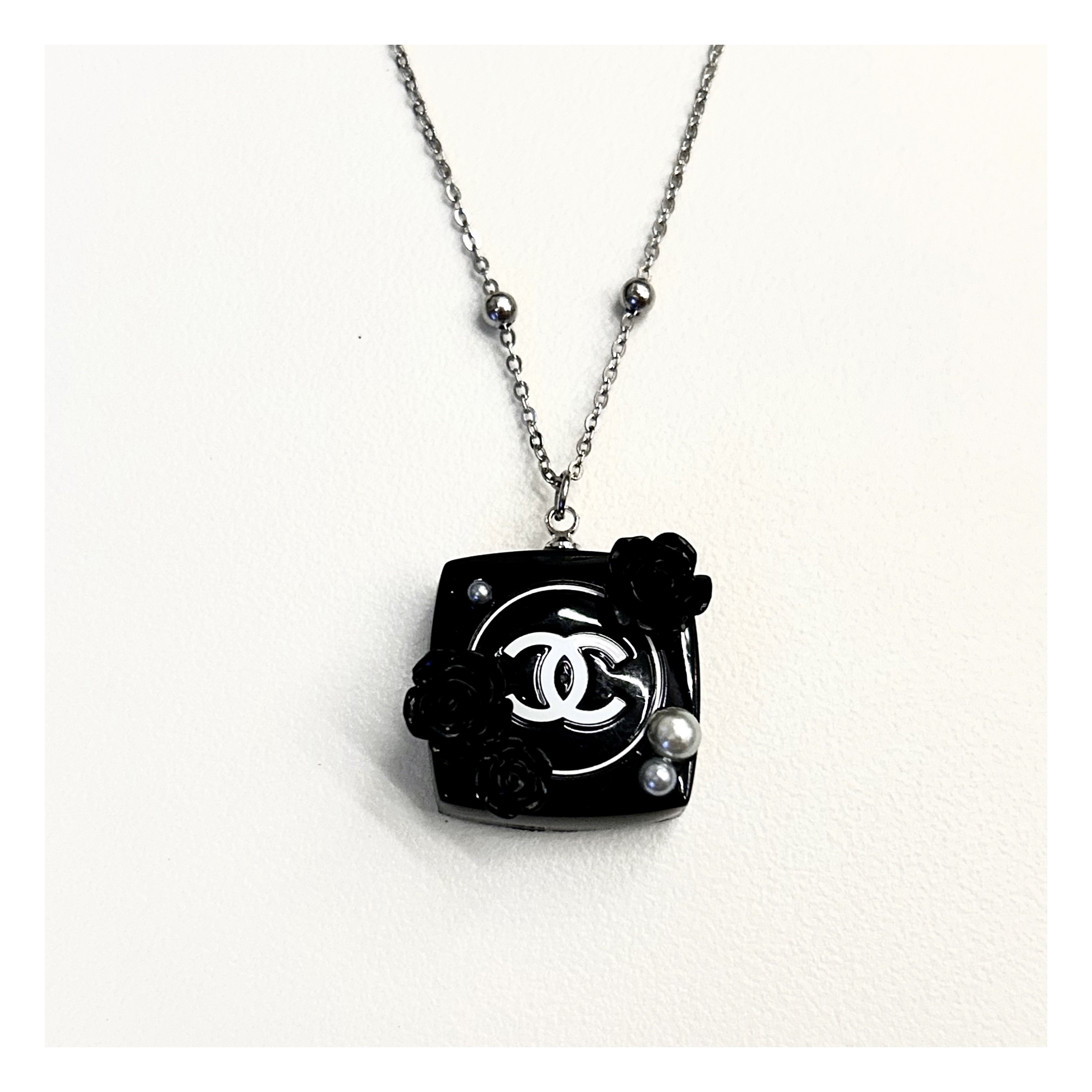 CHANEL camellia cosmetic pendant necklace