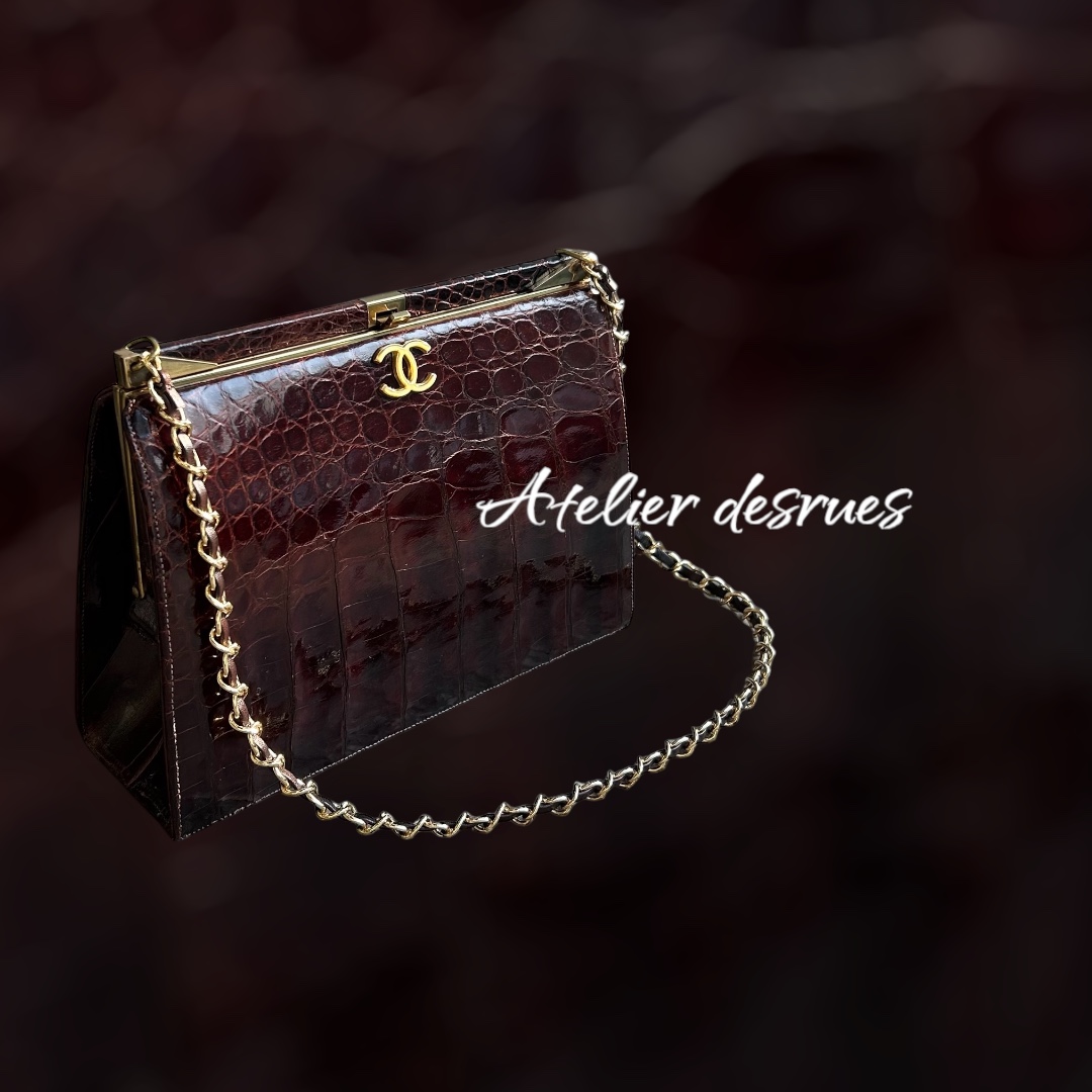 GENUINE vintage crocodile bag X CHANEL hanger CC objet no.46