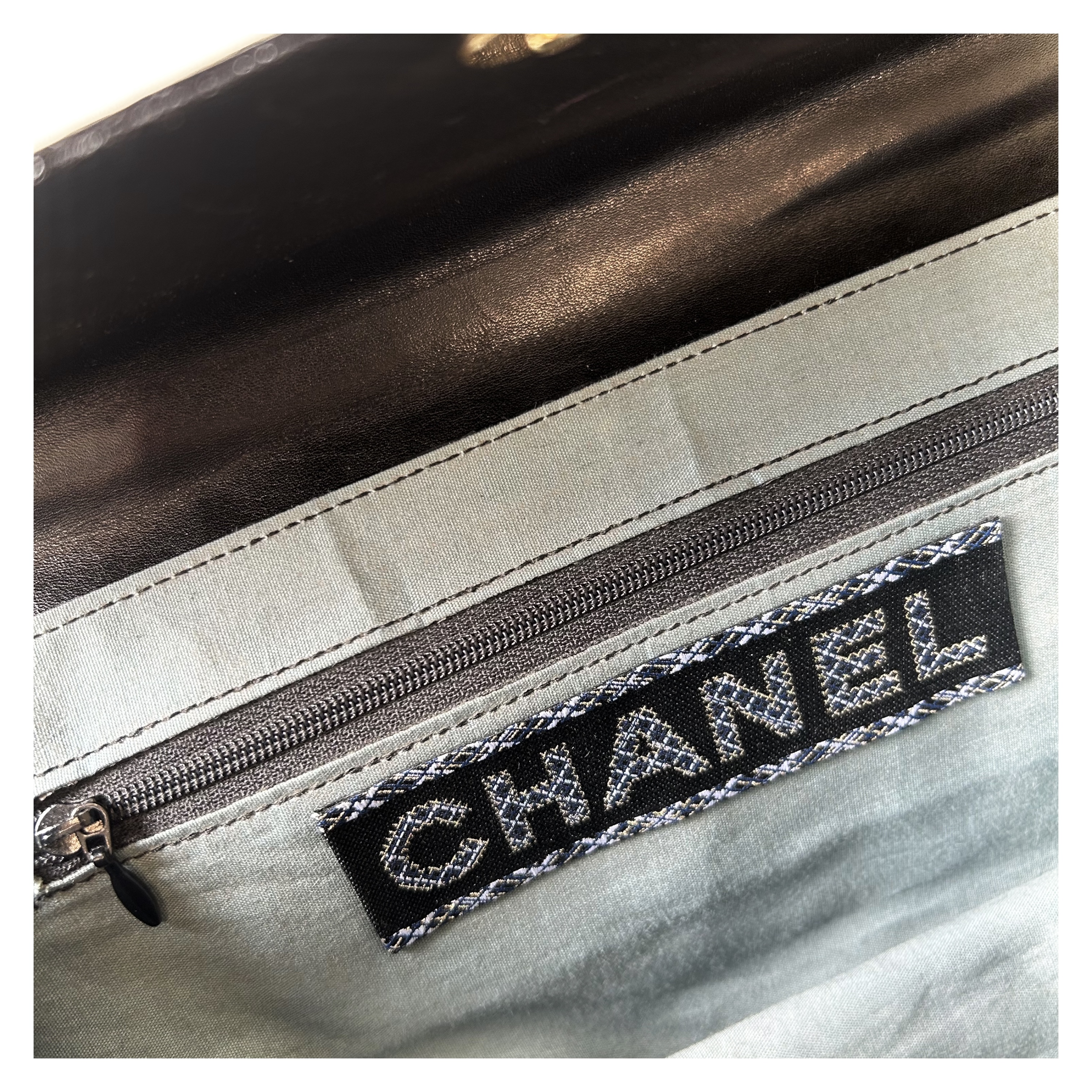 GENUINE vintage crocodile bag X CHANEL hanger CC objet no.47