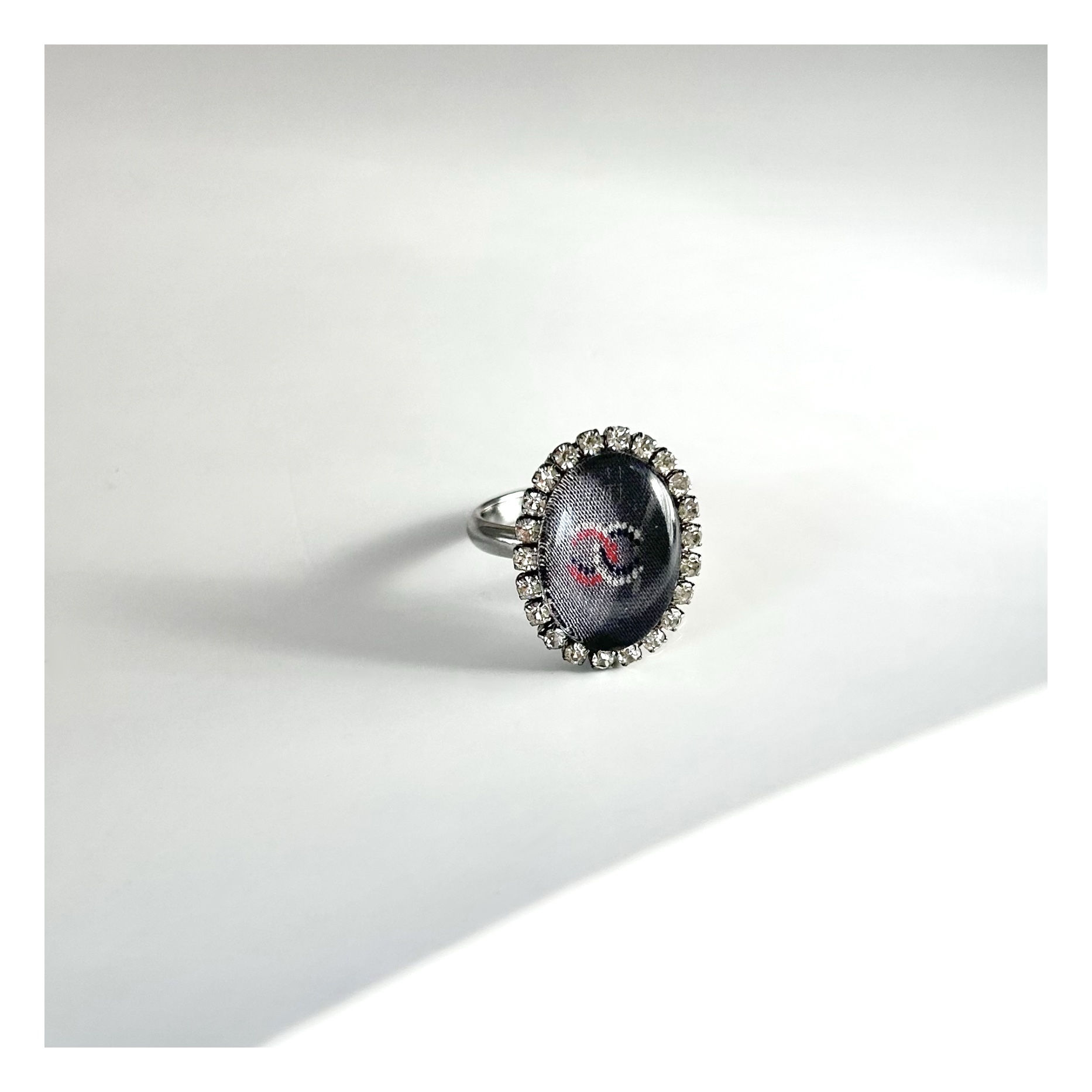 CHANEL red soldier brooch no.63