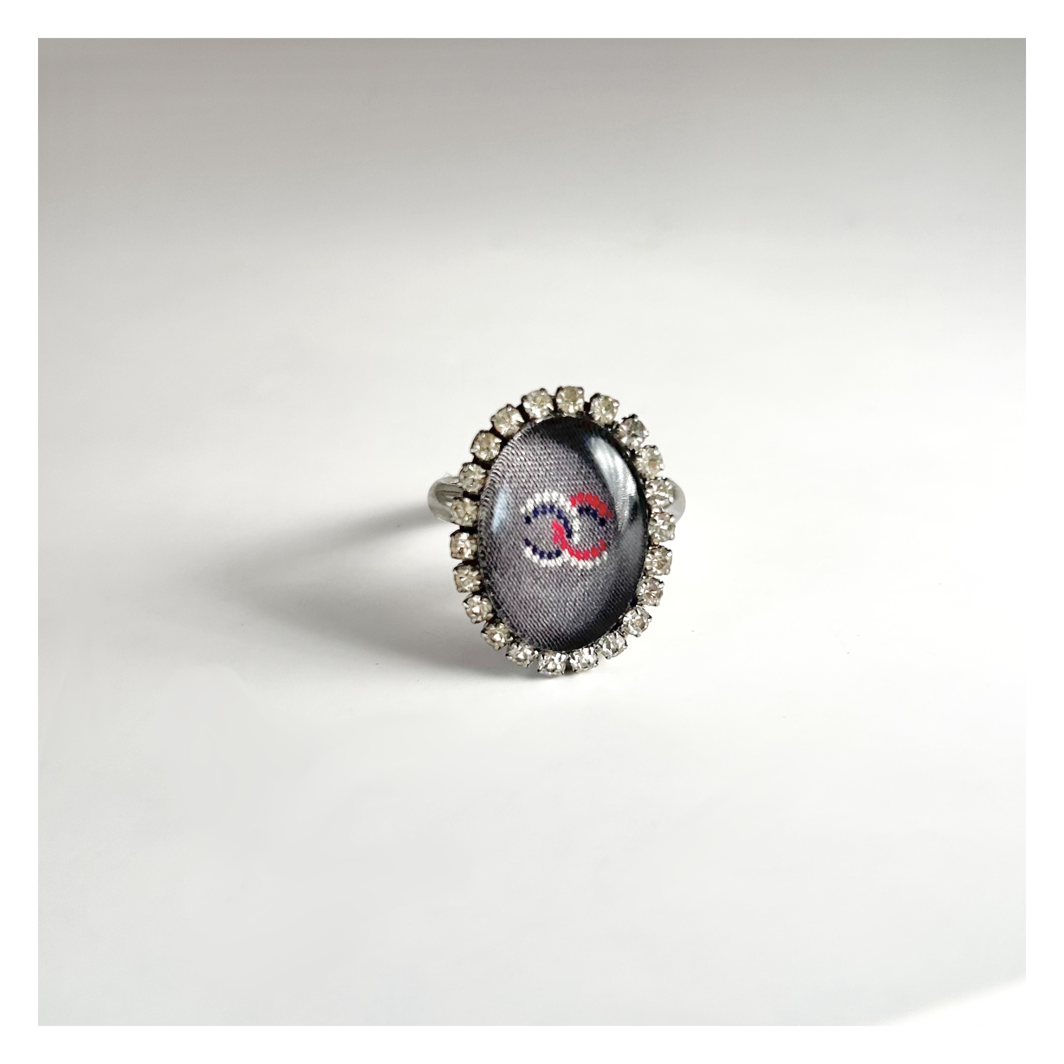 CHANEL red soldier brooch no.63