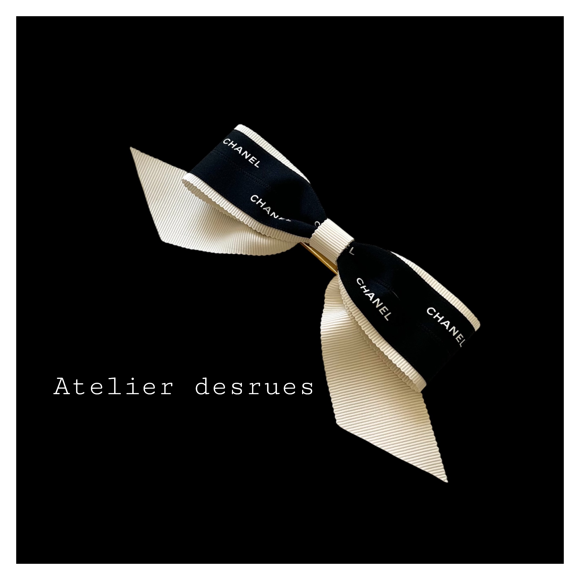 CHANEL cream & black hair barrette no.90