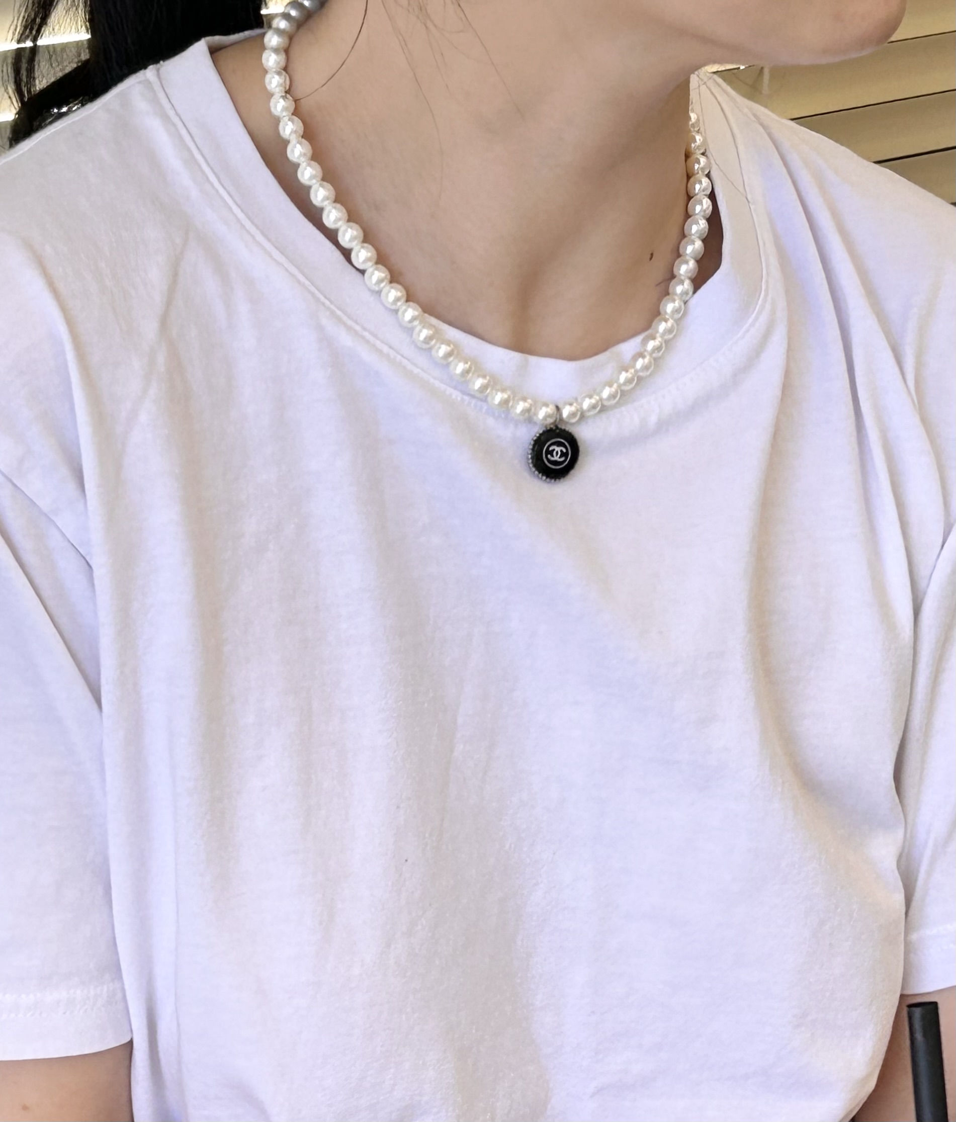 CHANEL cosmetic pendant pearl necklace