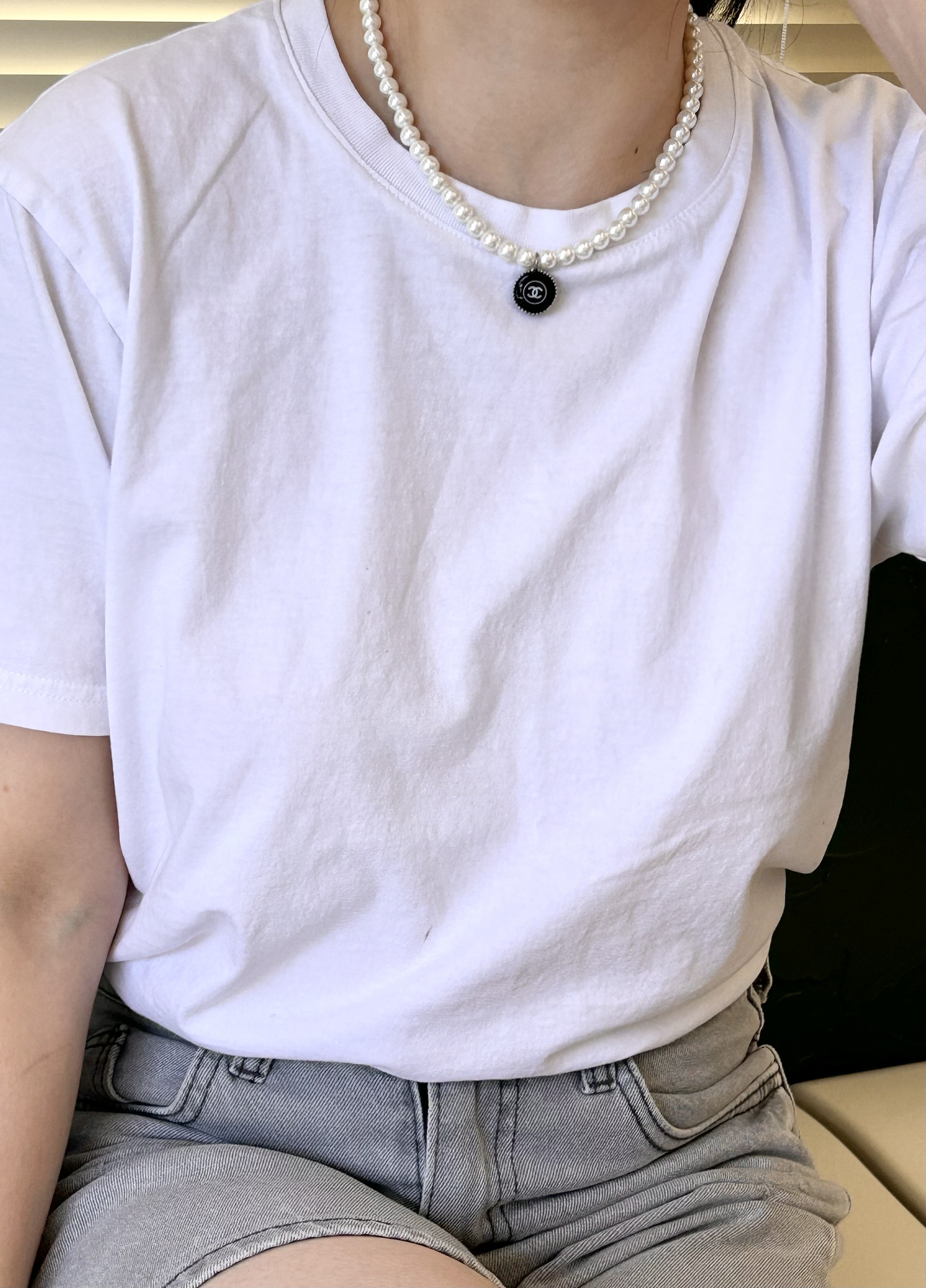 CHANEL cosmetic pendant pearl necklace