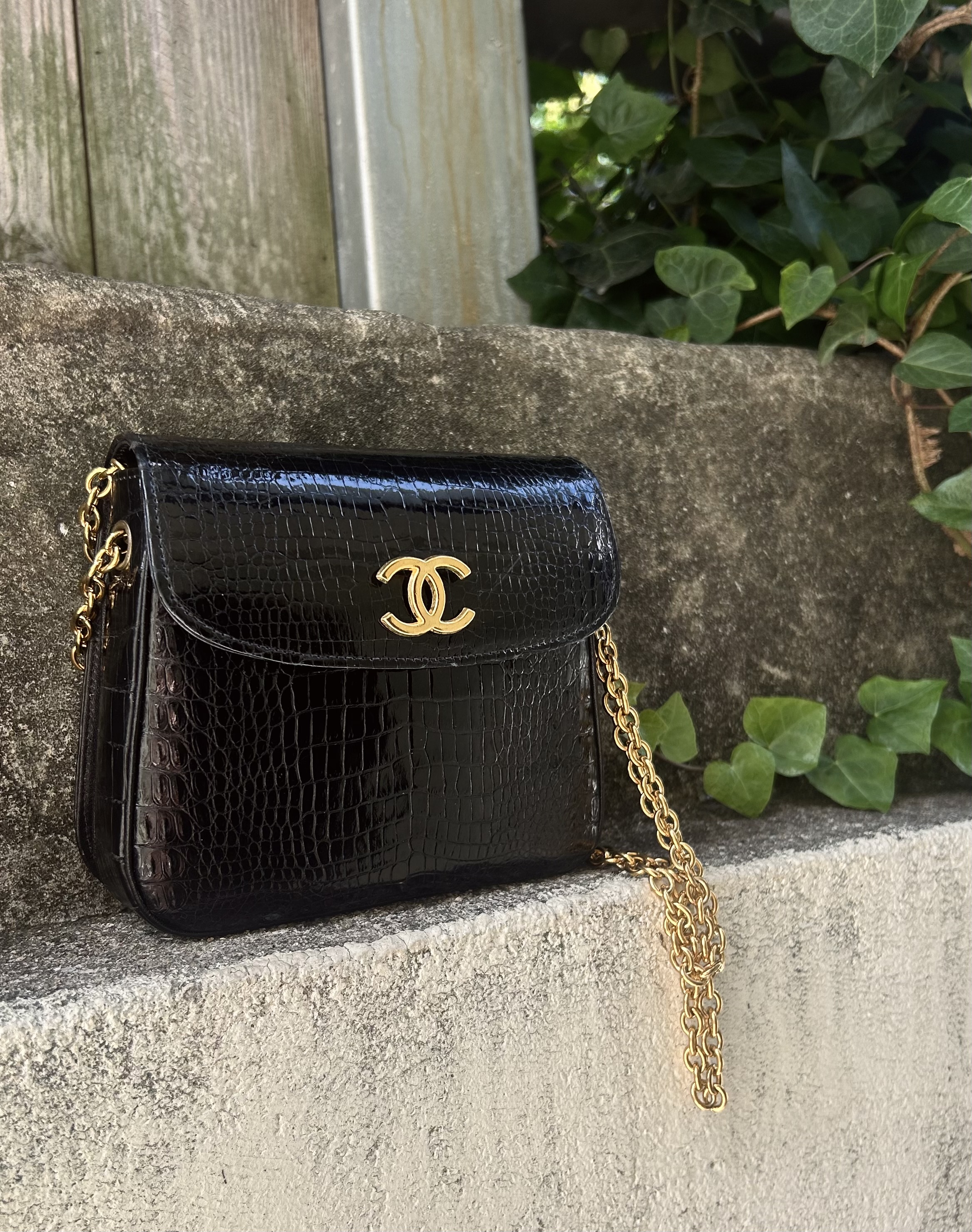 GENUINE vintage crocodile bag X CHANEL hanger CC objet no.49