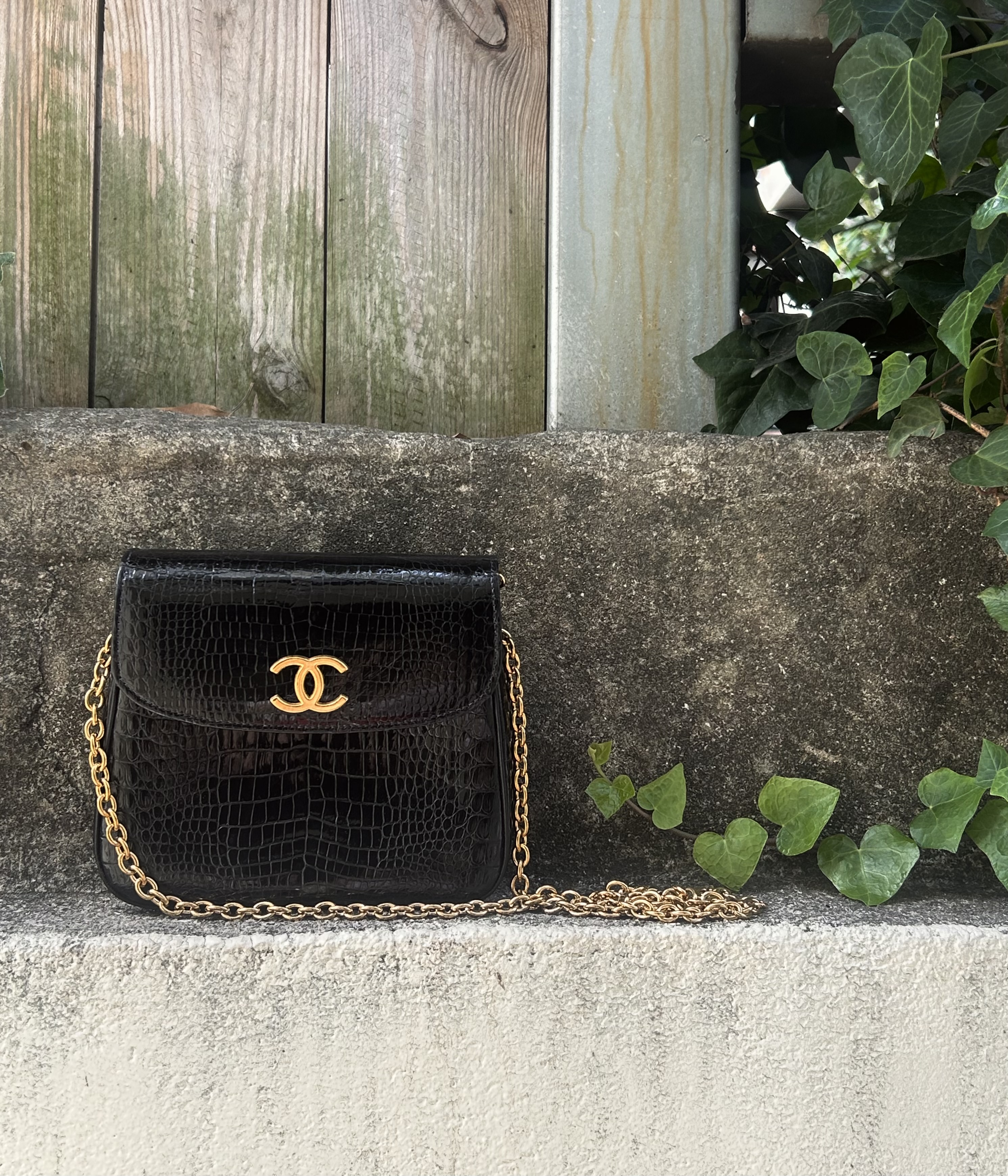 GENUINE vintage crocodile bag X CHANEL hanger CC objet no.49