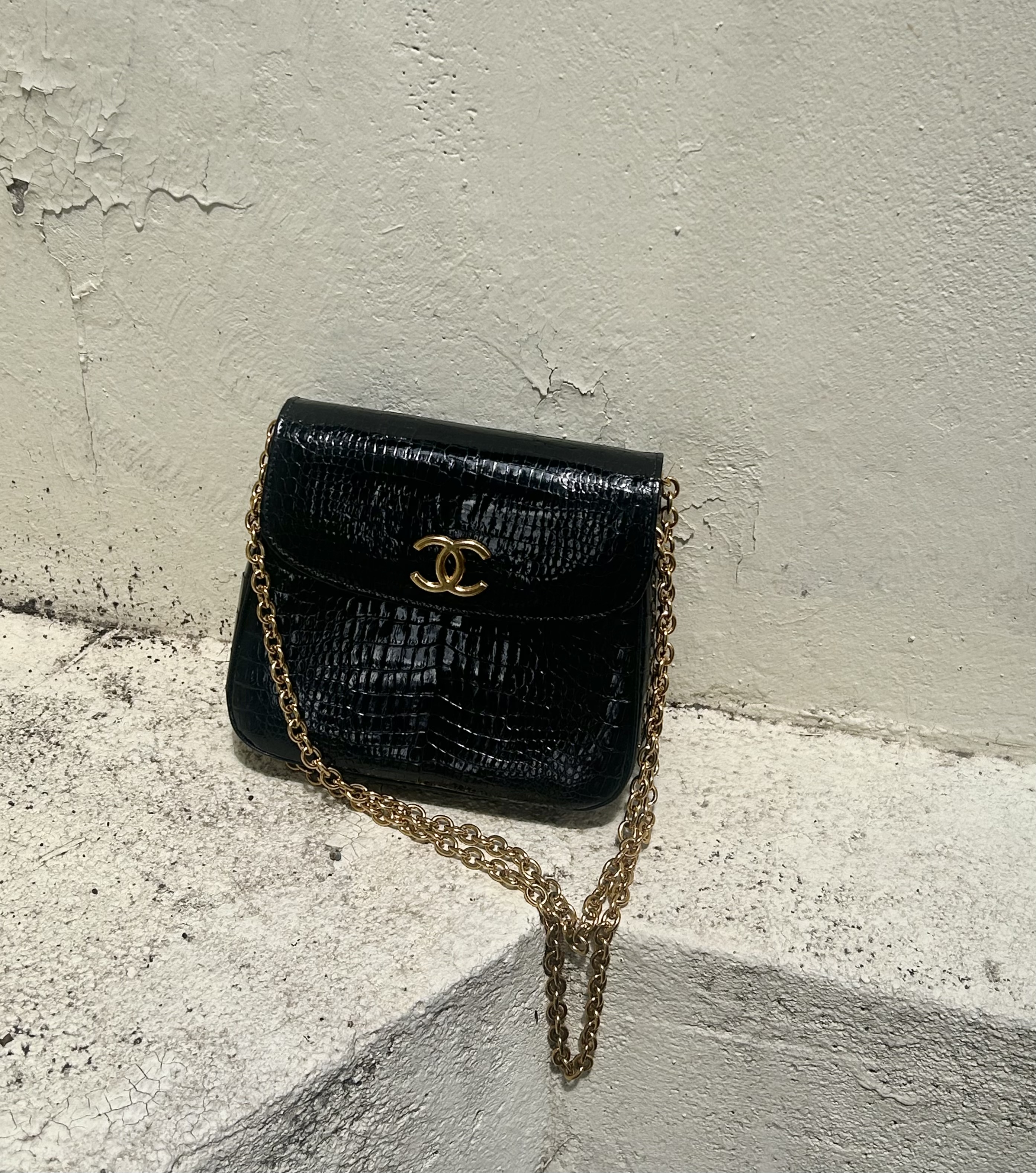 GENUINE vintage crocodile bag X CHANEL hanger CC objet no.49