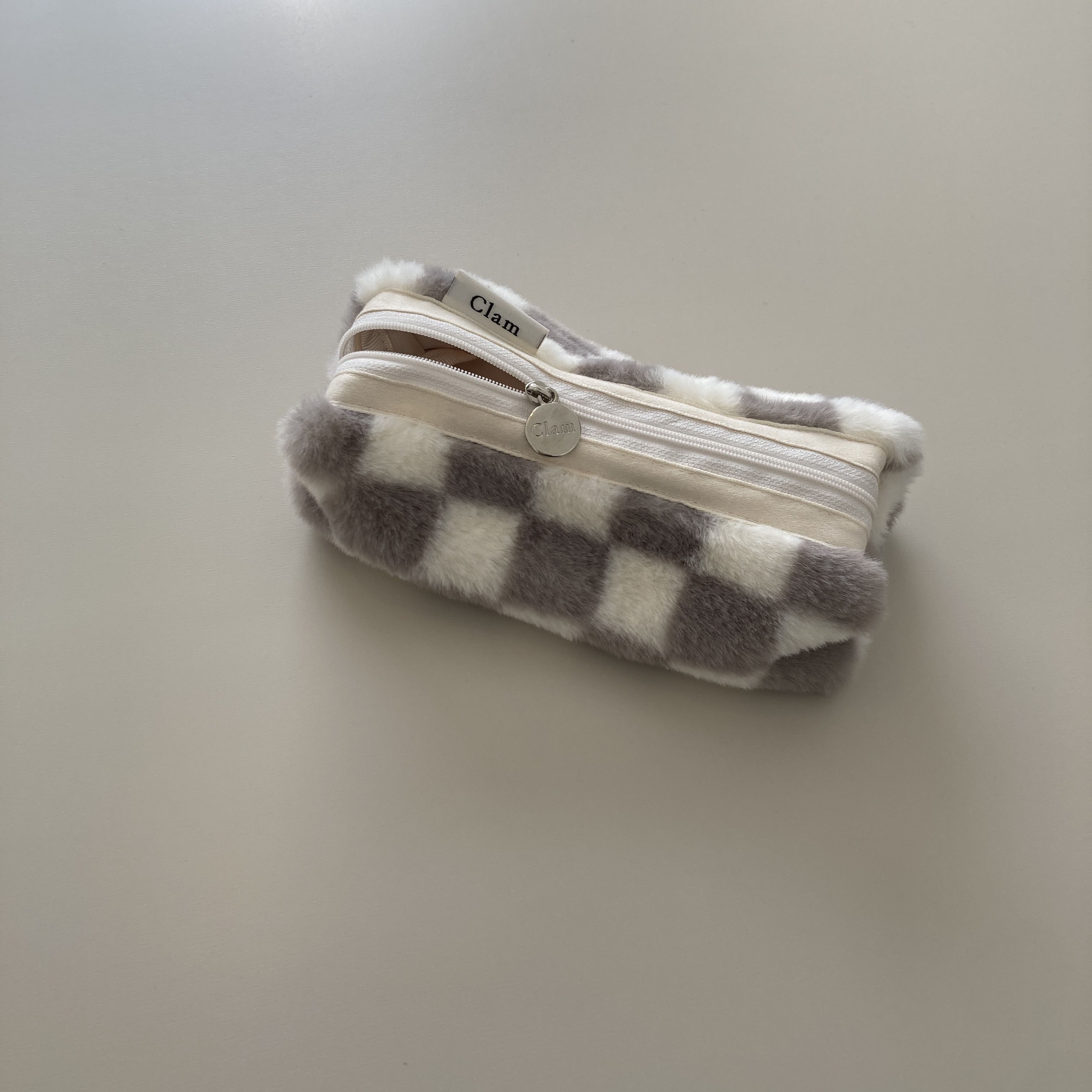 라운드 필통 _ 퍼 그레이 체커보드