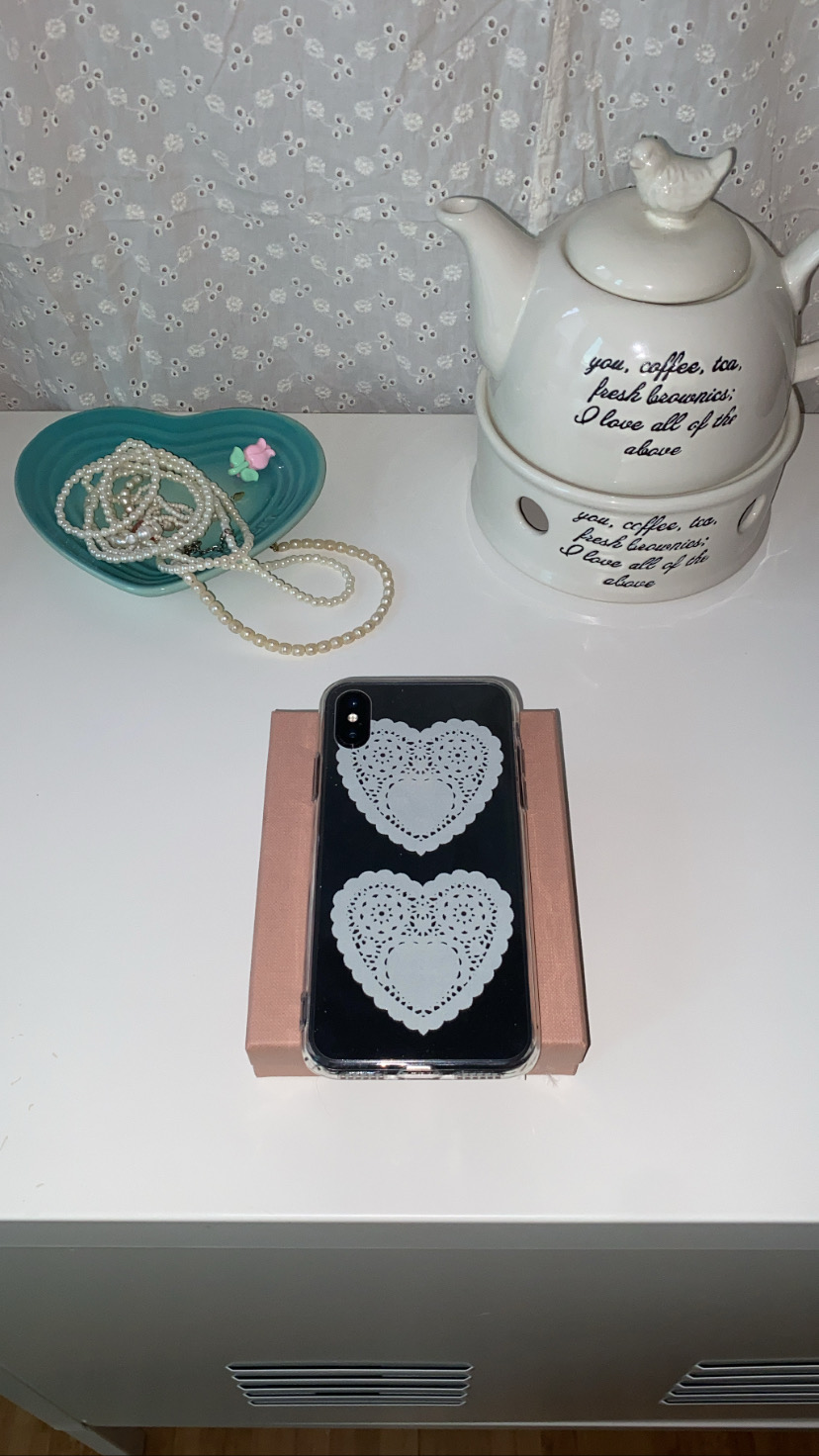 white doily gel hard case