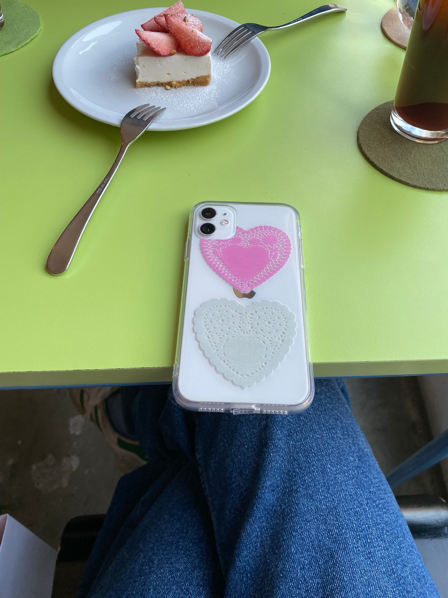 pink & white doily gel hard case
