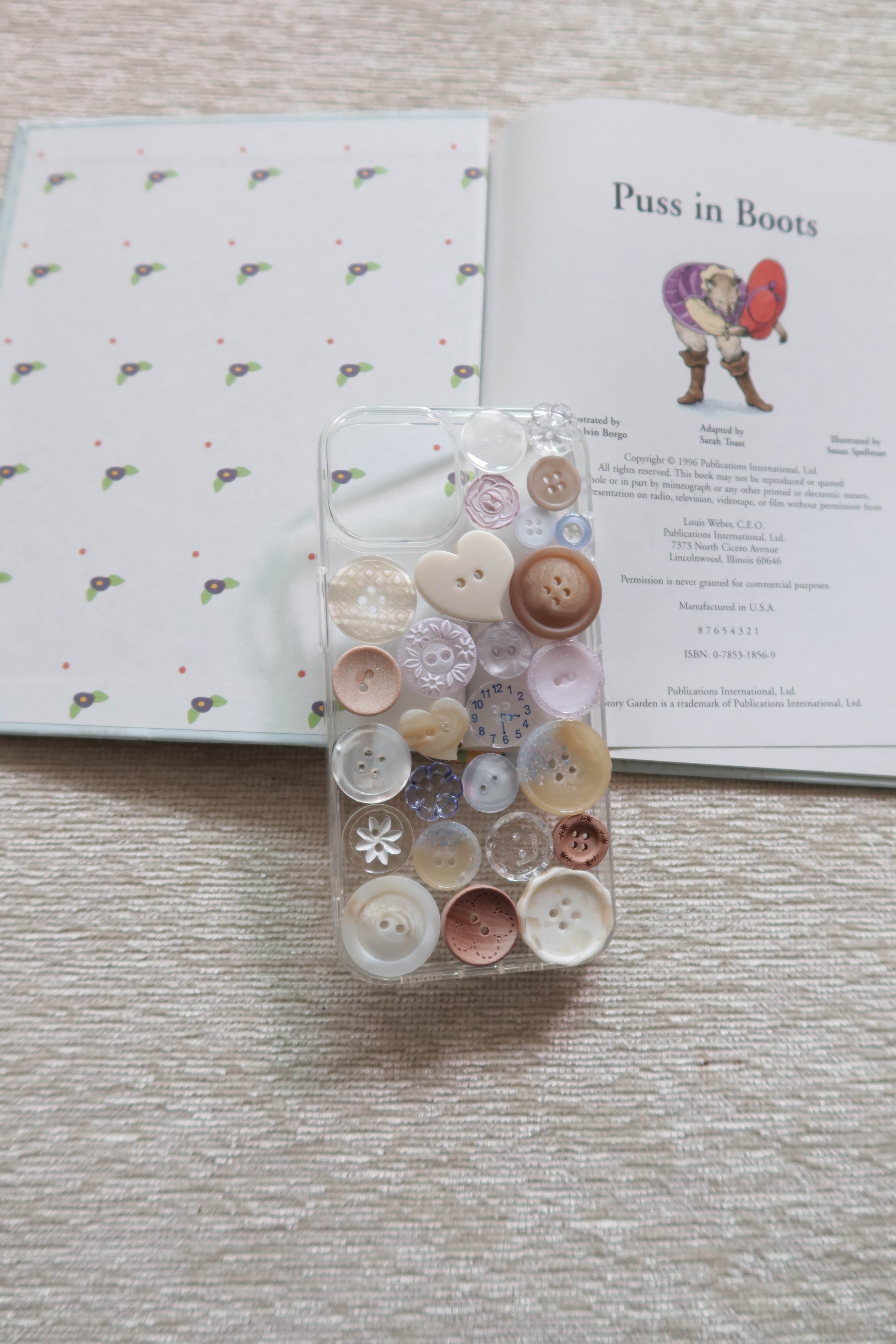 Mood of Lavender Button case