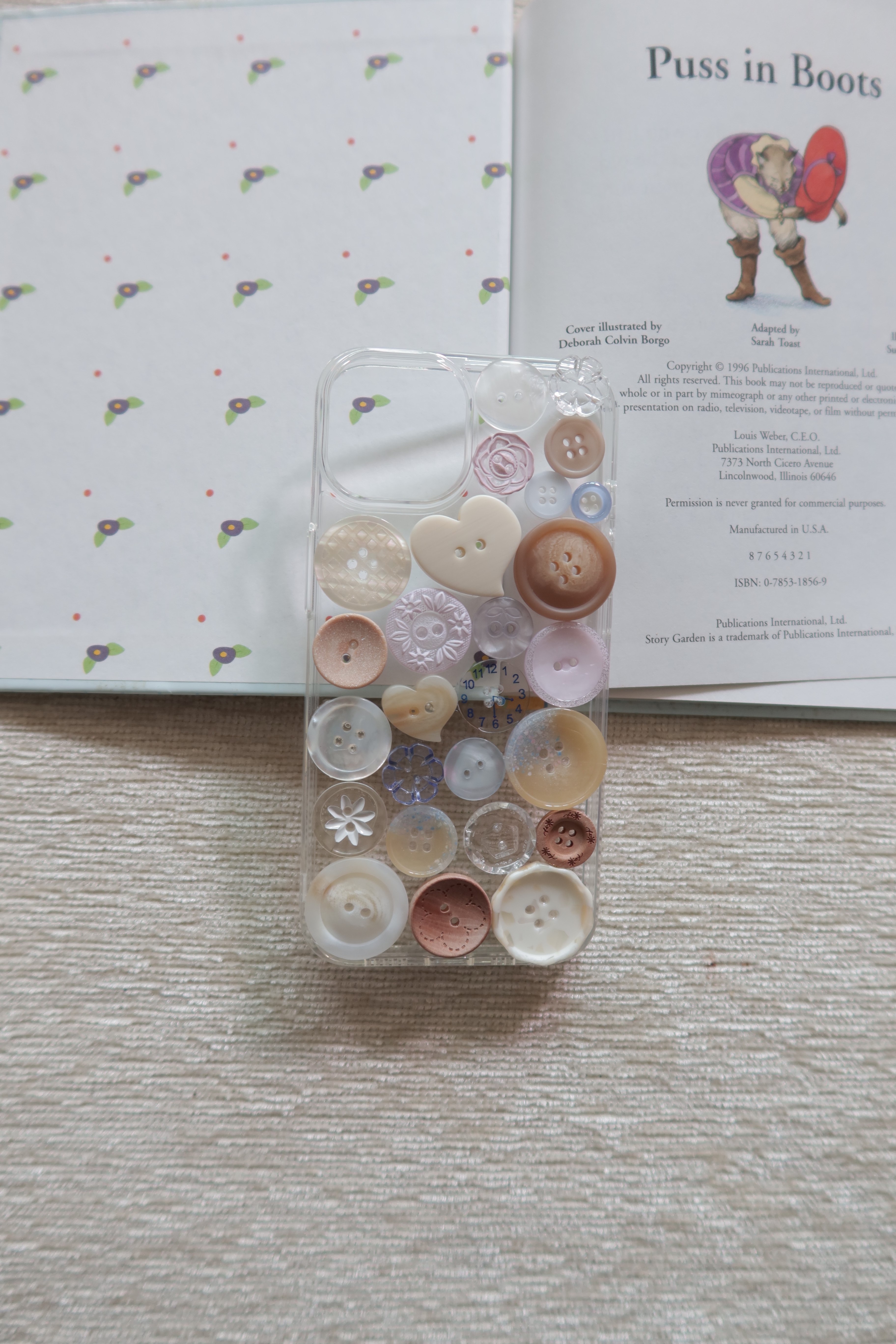 Mood of Lavender Button case