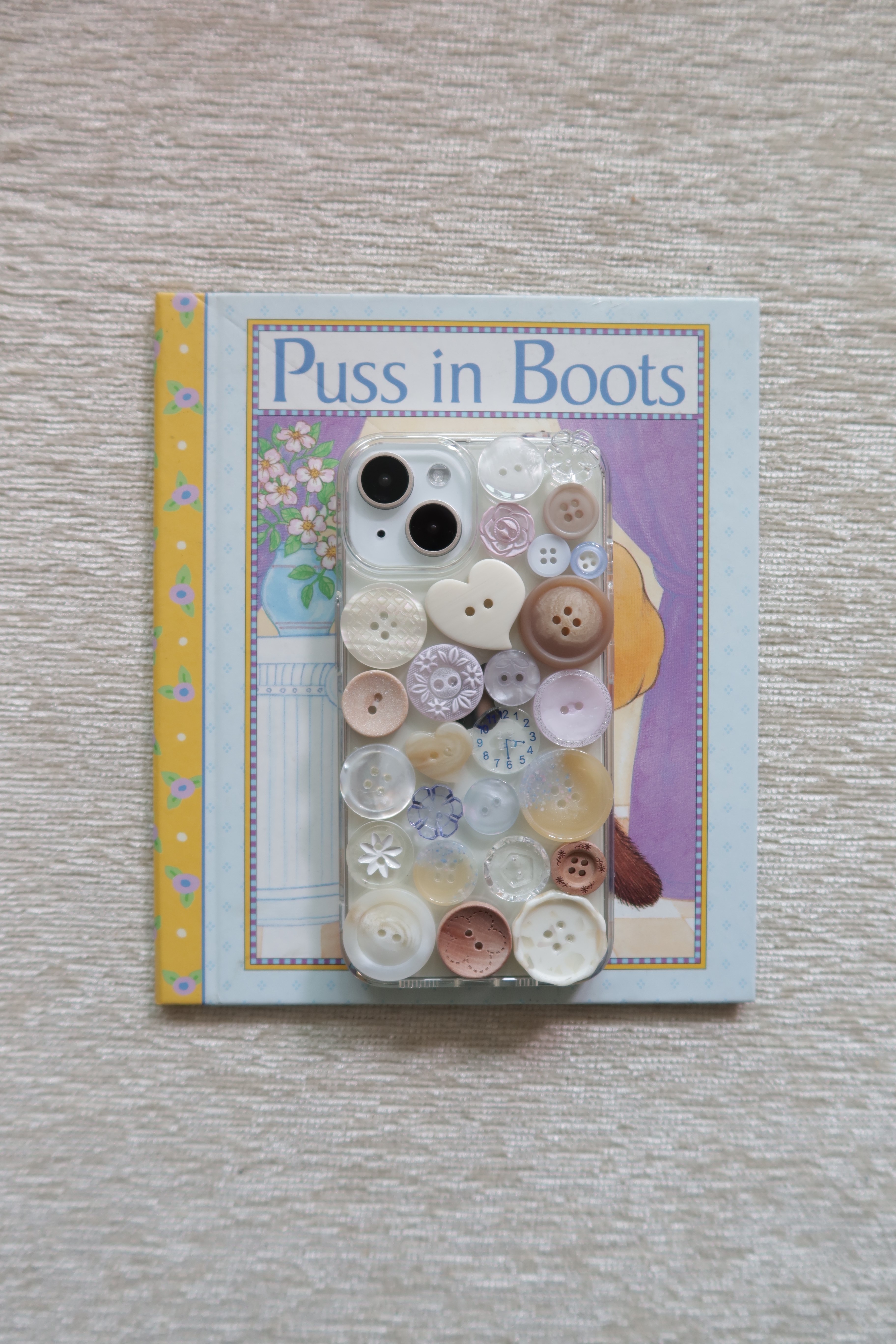 Mood of Lavender Button case