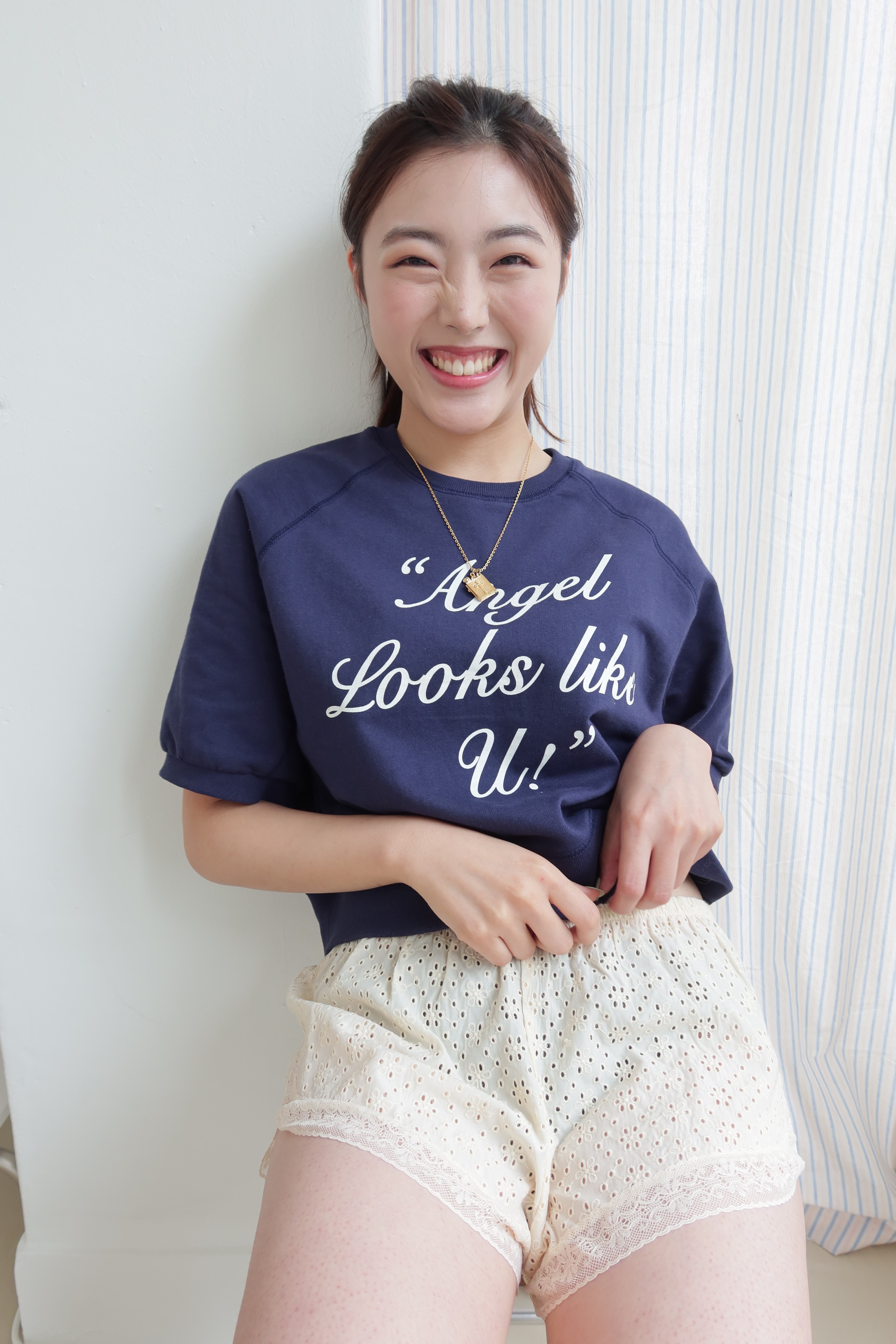 "Angel looks like u!" summer sweatshirts[navy]