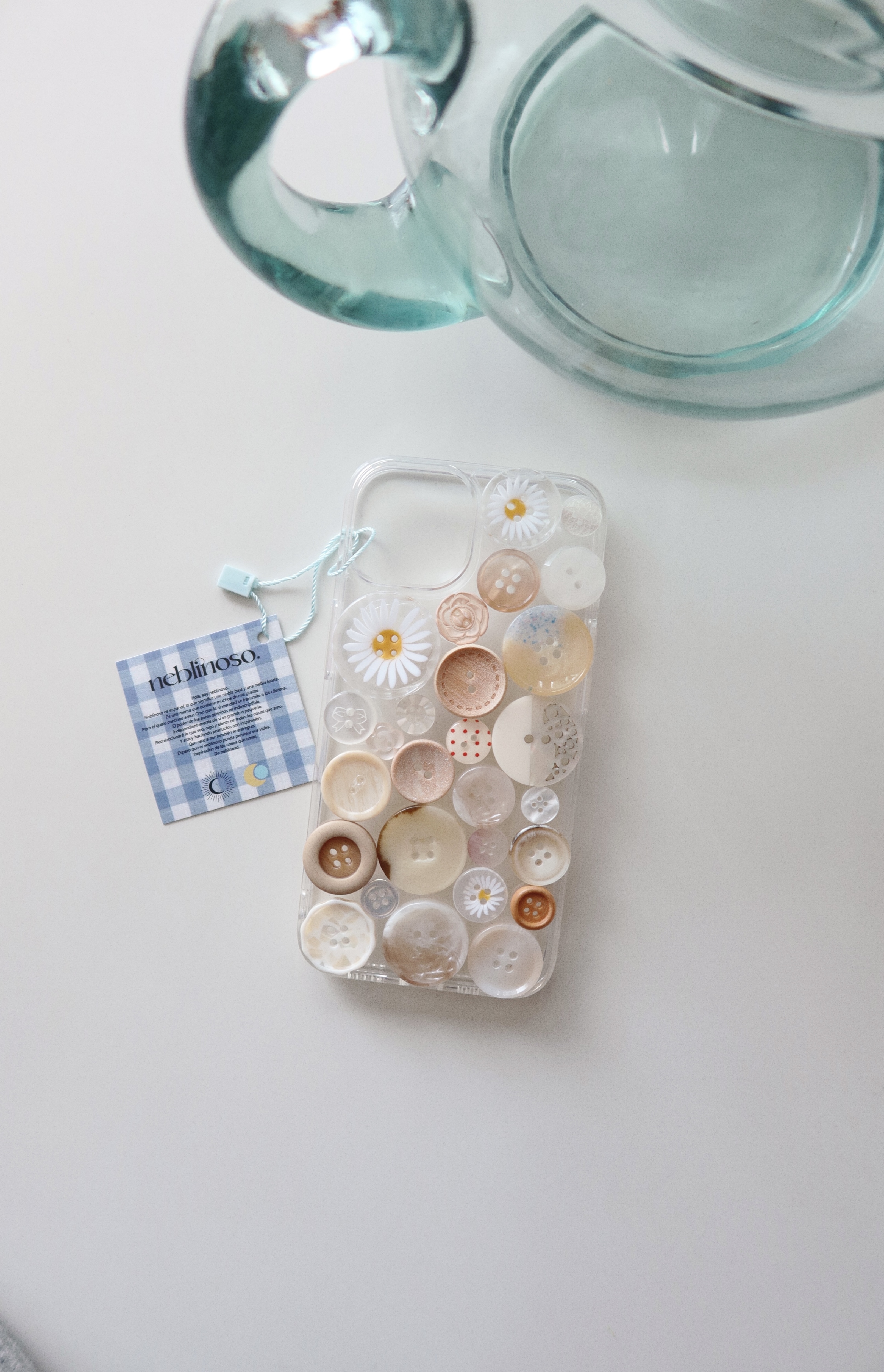 Daisy button case