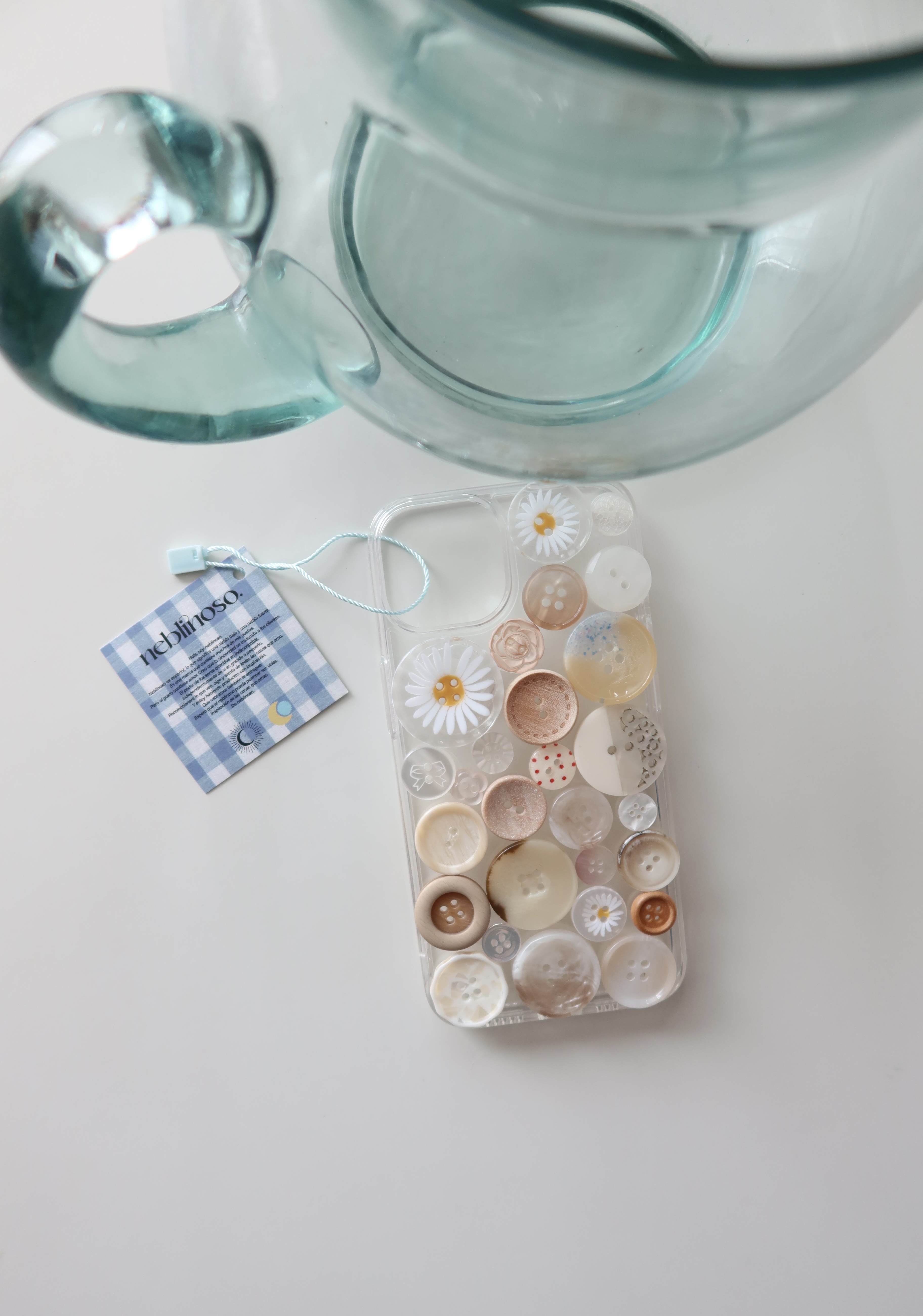 Daisy button case