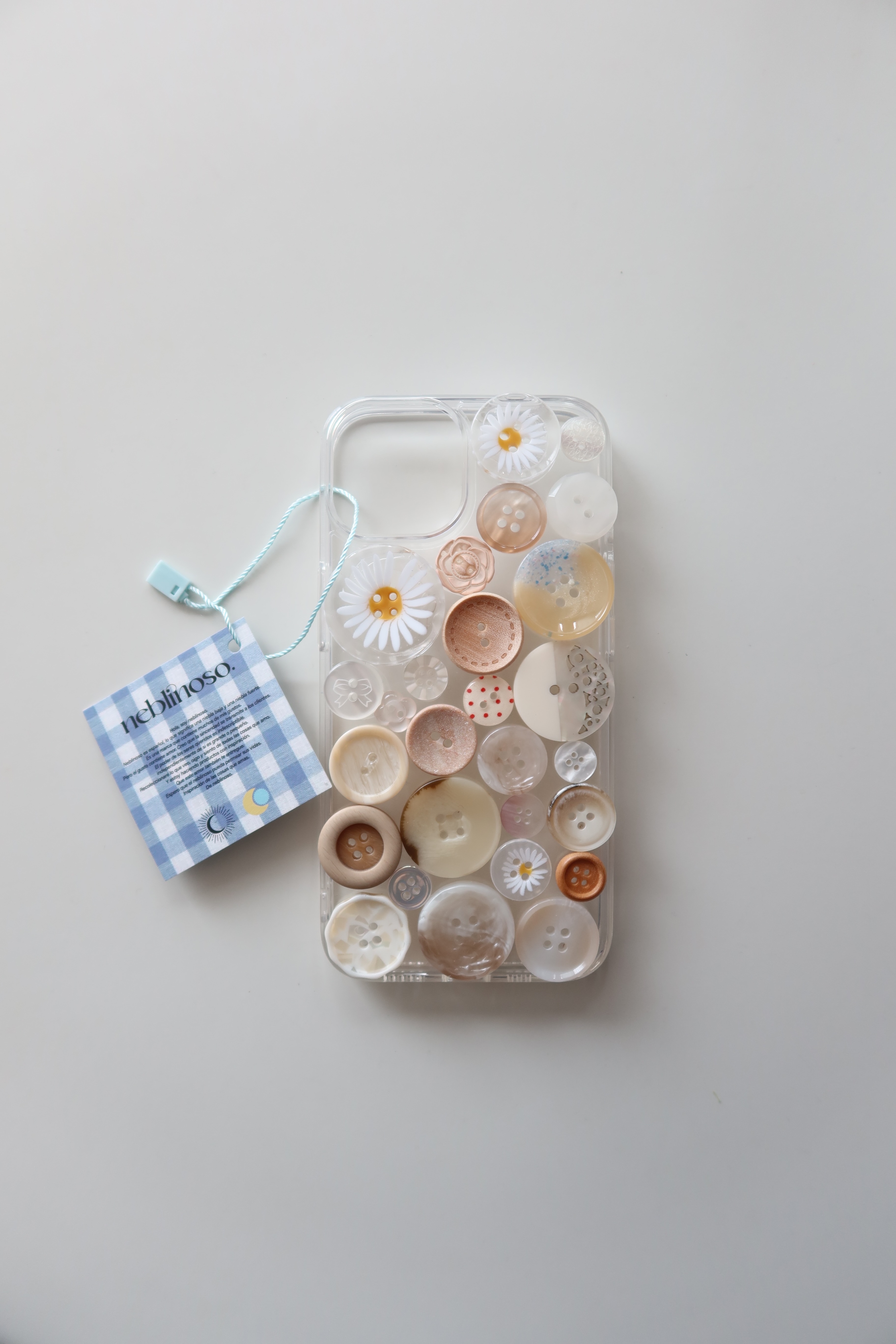 Daisy button case