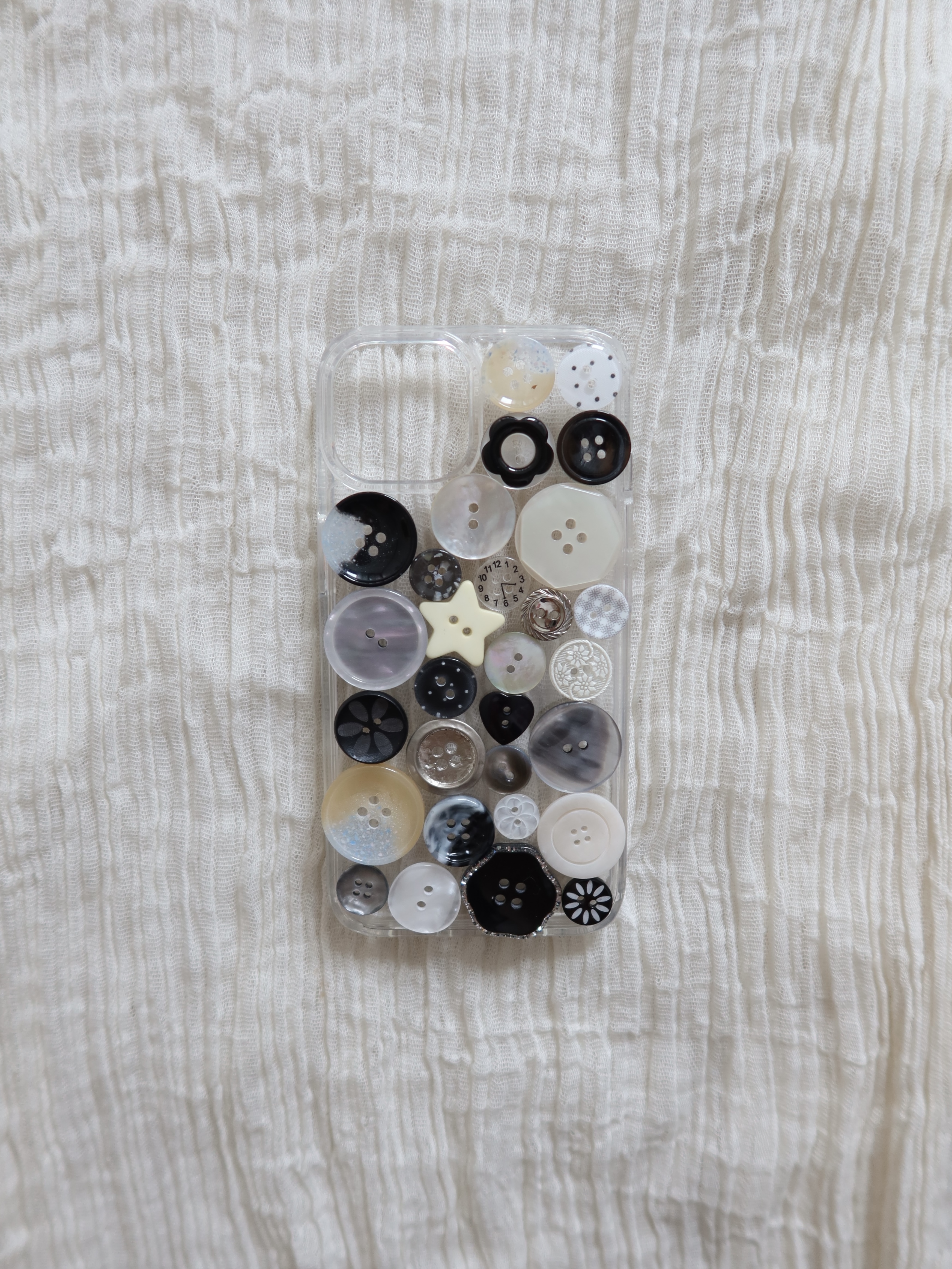Bee's bizz Button case