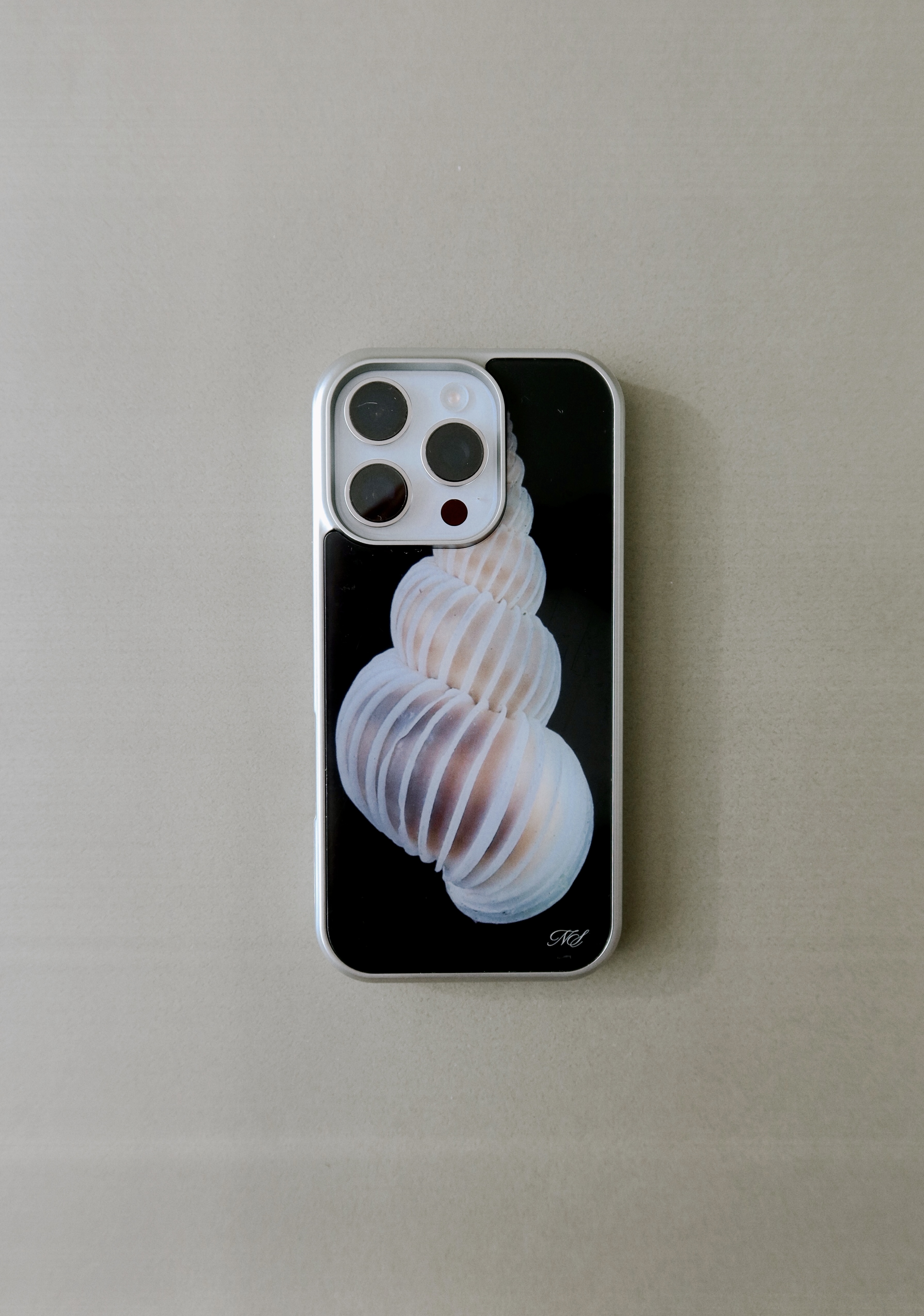 SHELL silver glass bumper case [IMPERIAL WENTLETRAP]